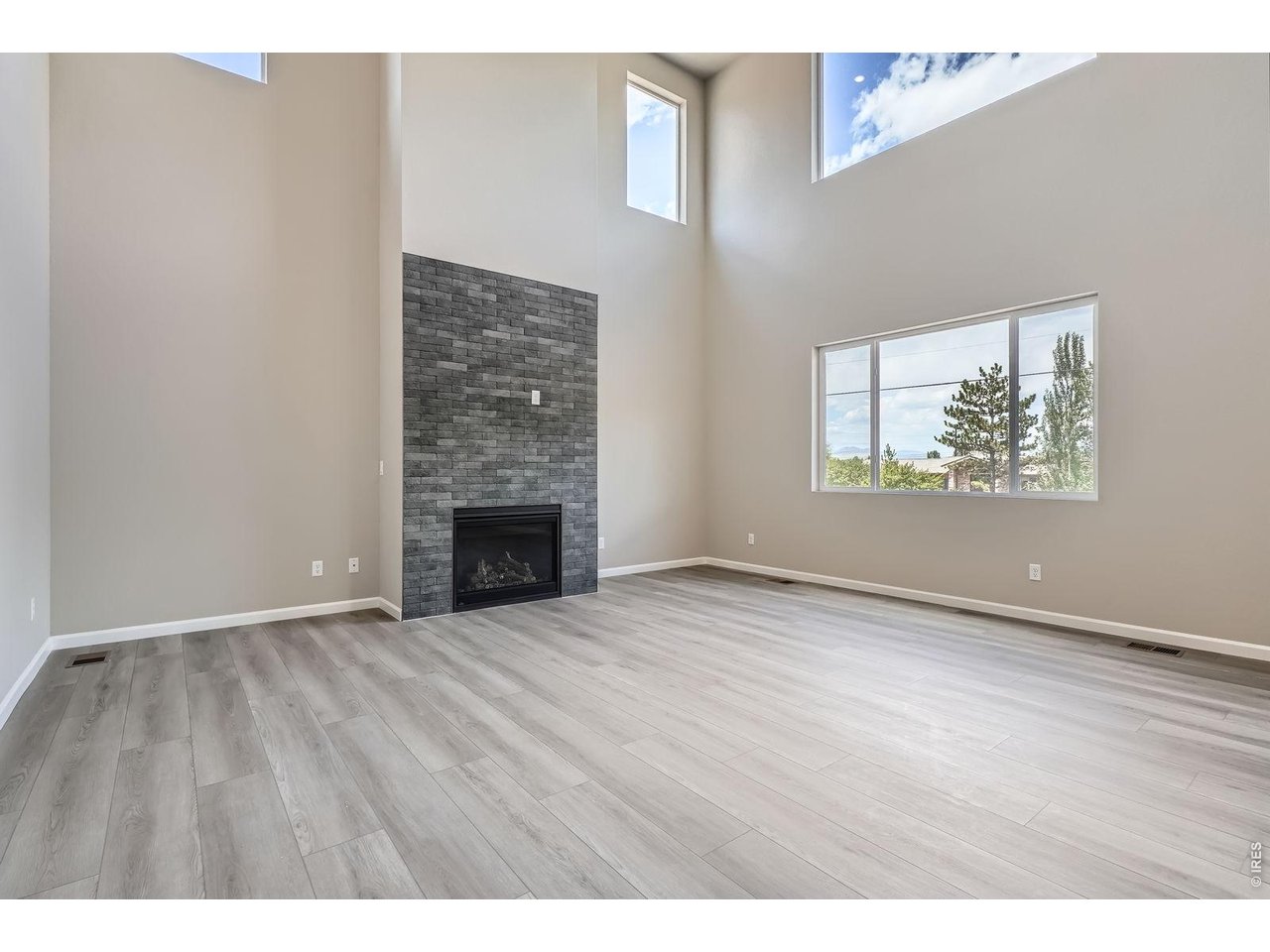 364 Rustic Barn Ln
