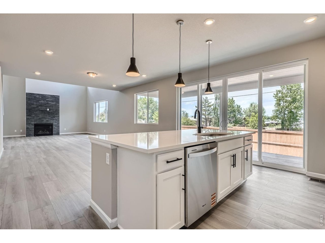 364 Rustic Barn Ln