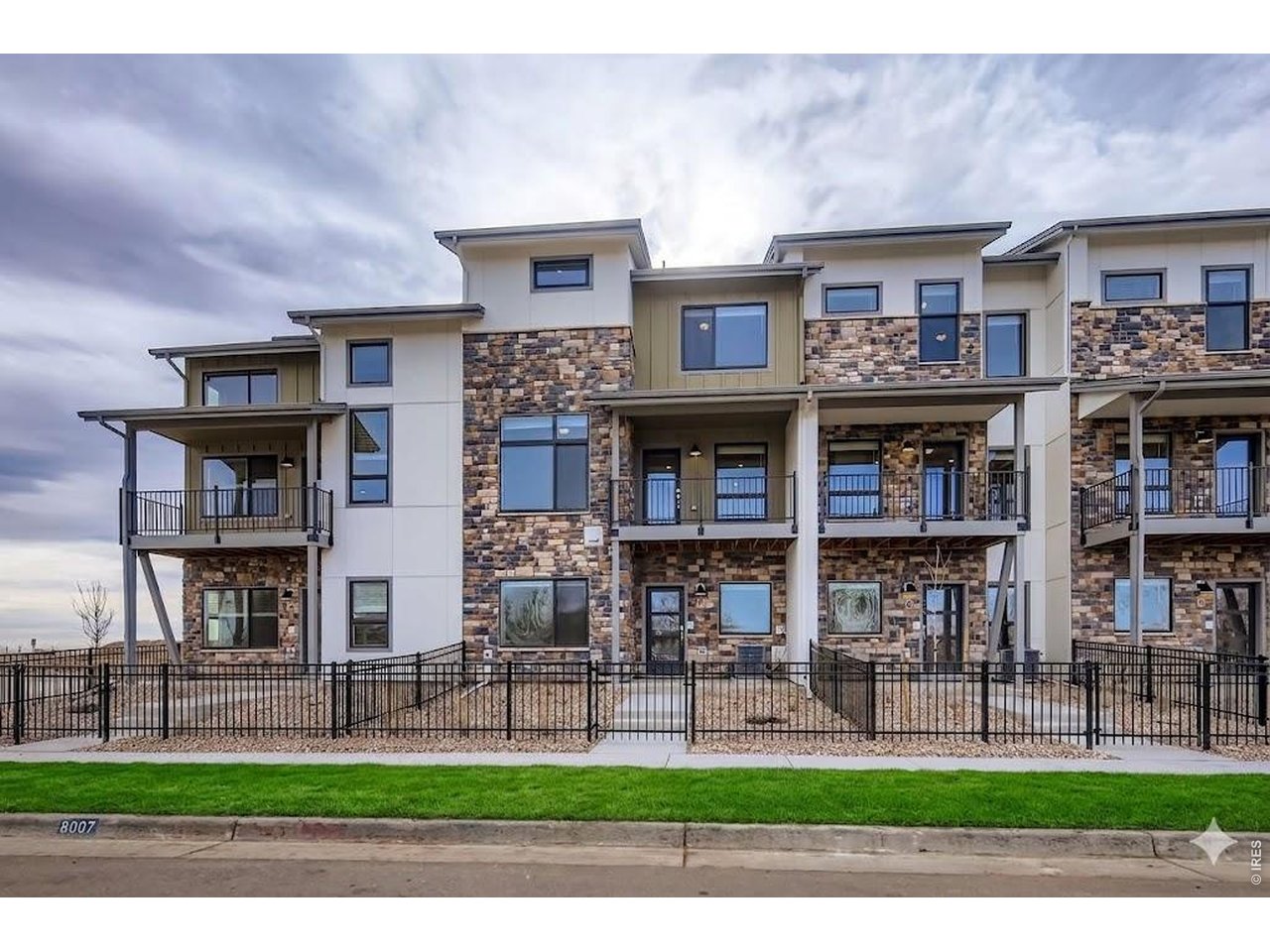 1003 Schlagel St 7
