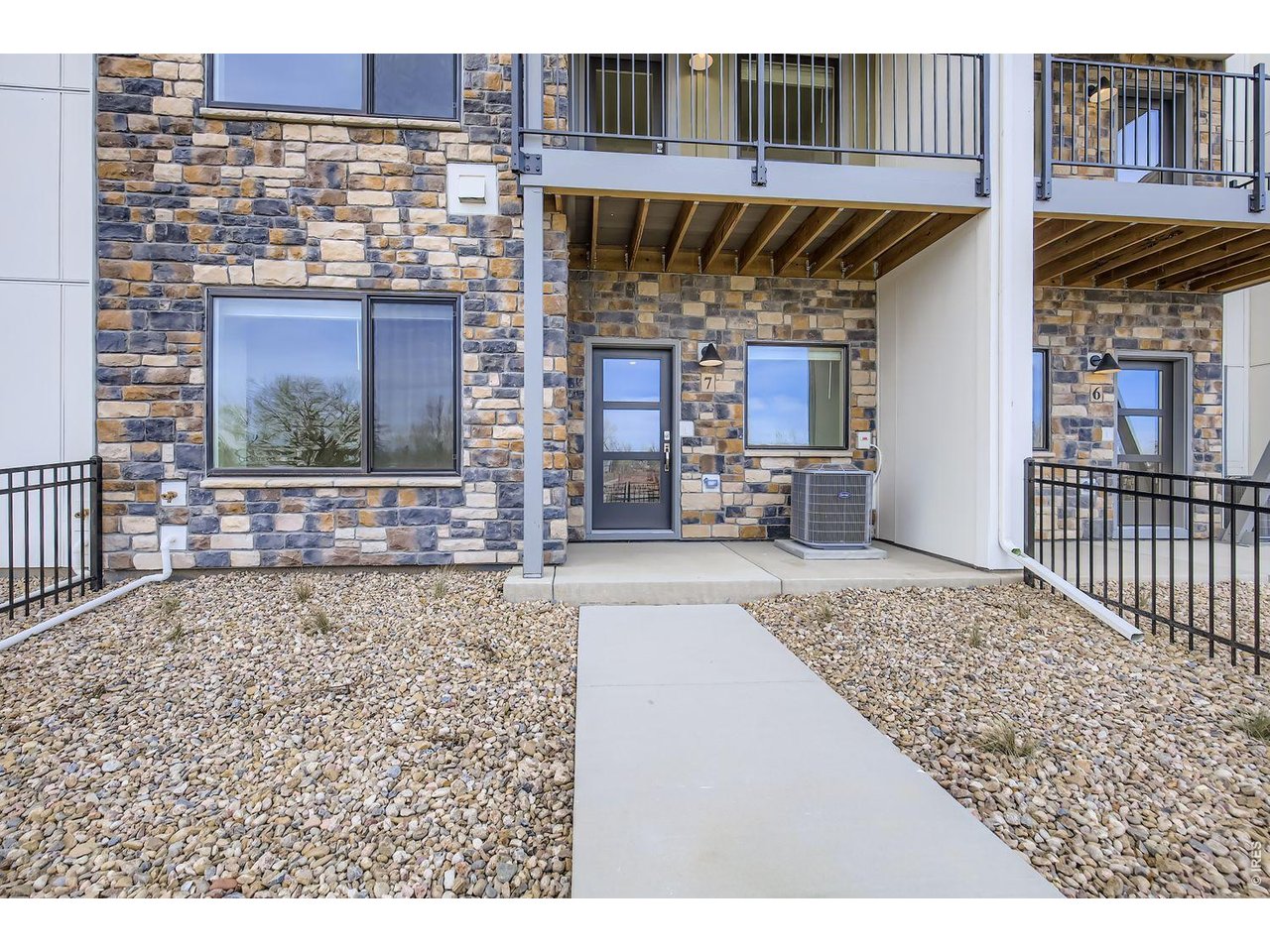 1003 Schlagel St 7