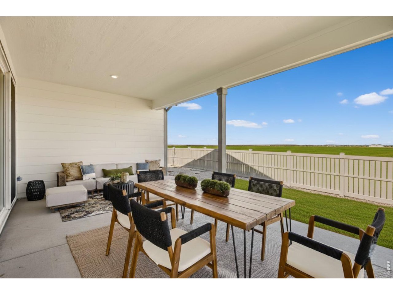 376 Rustic Barn Ln