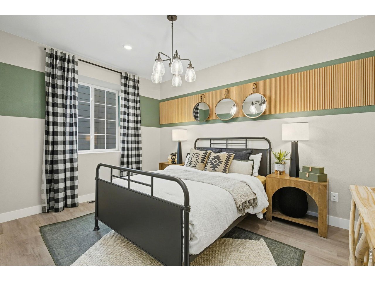 376 Rustic Barn Ln