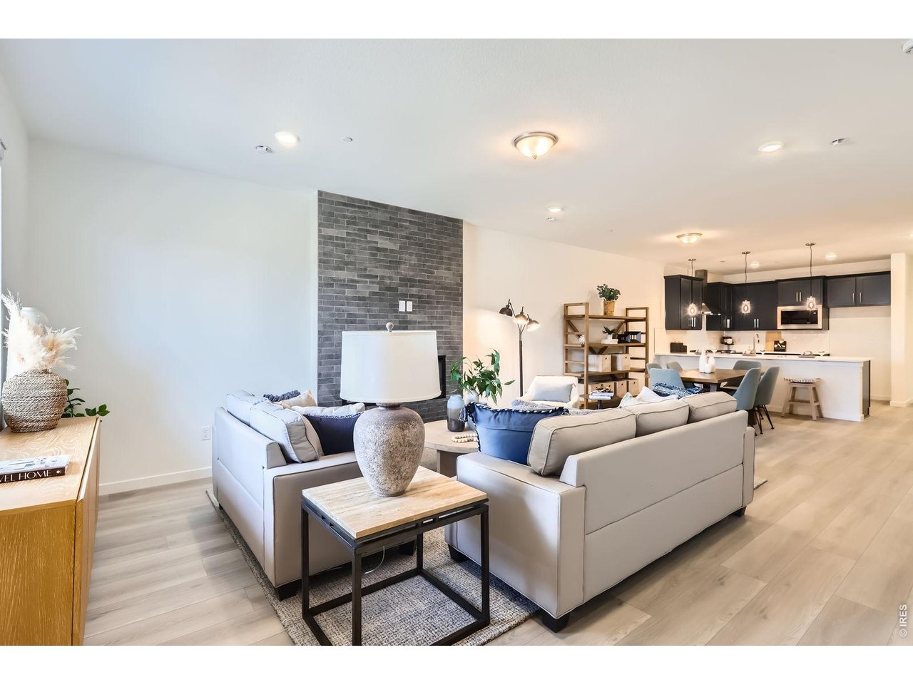 2844 Bear Springs Cir