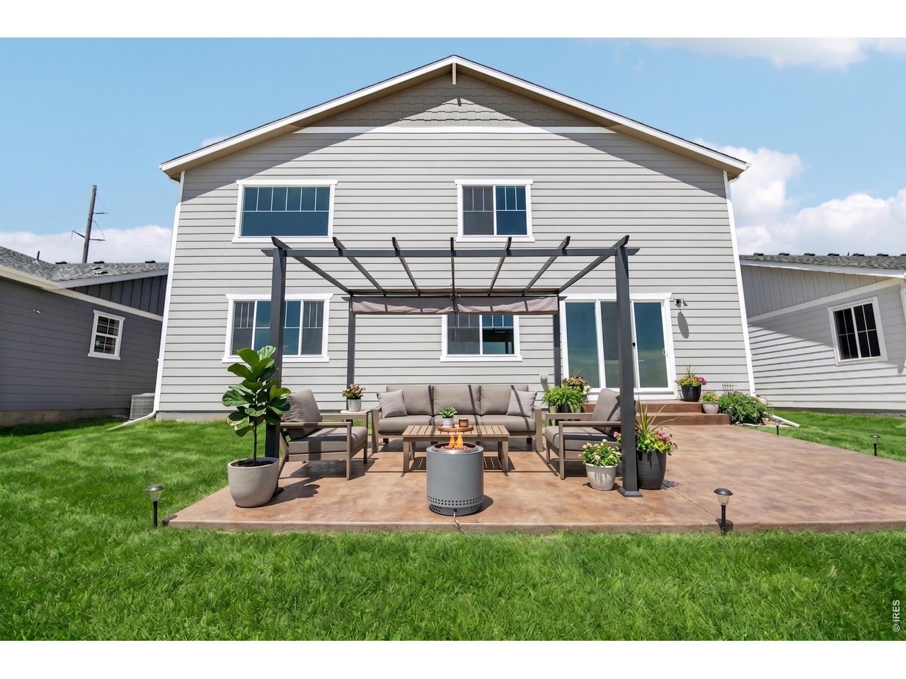 364 Rustic Barn Ln