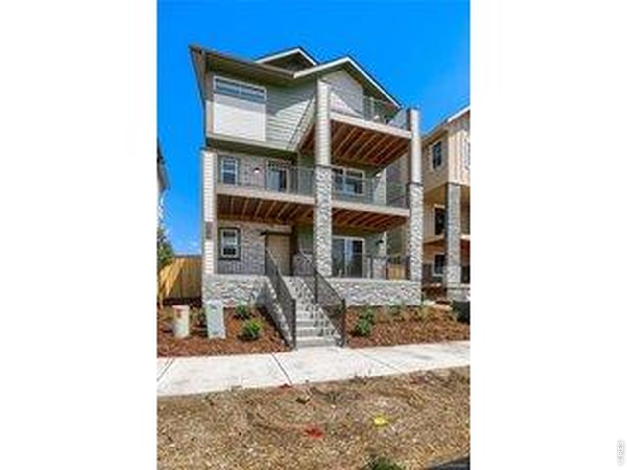 8648 King St