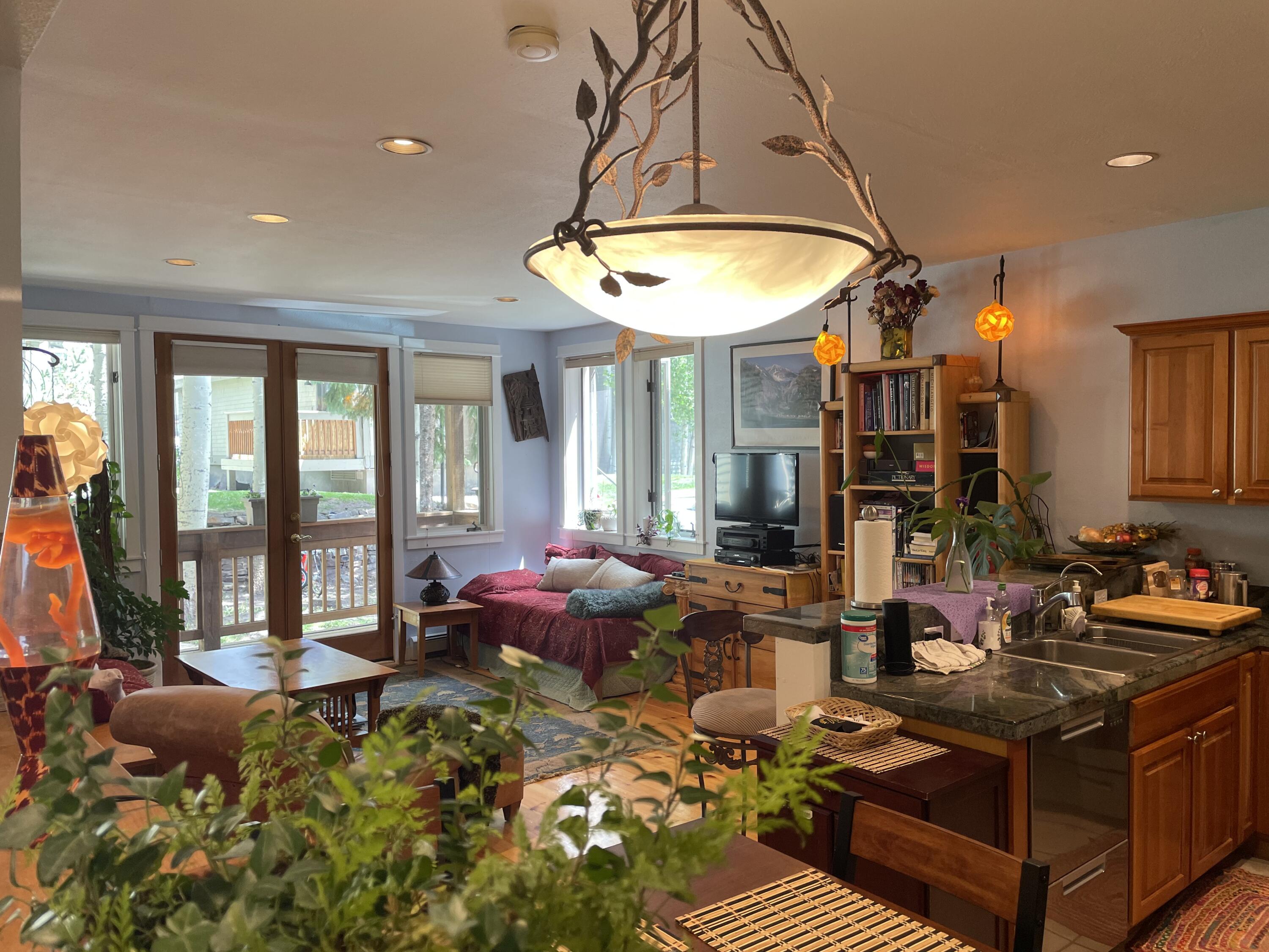 619 W Columbia Avenue Unit: C-112