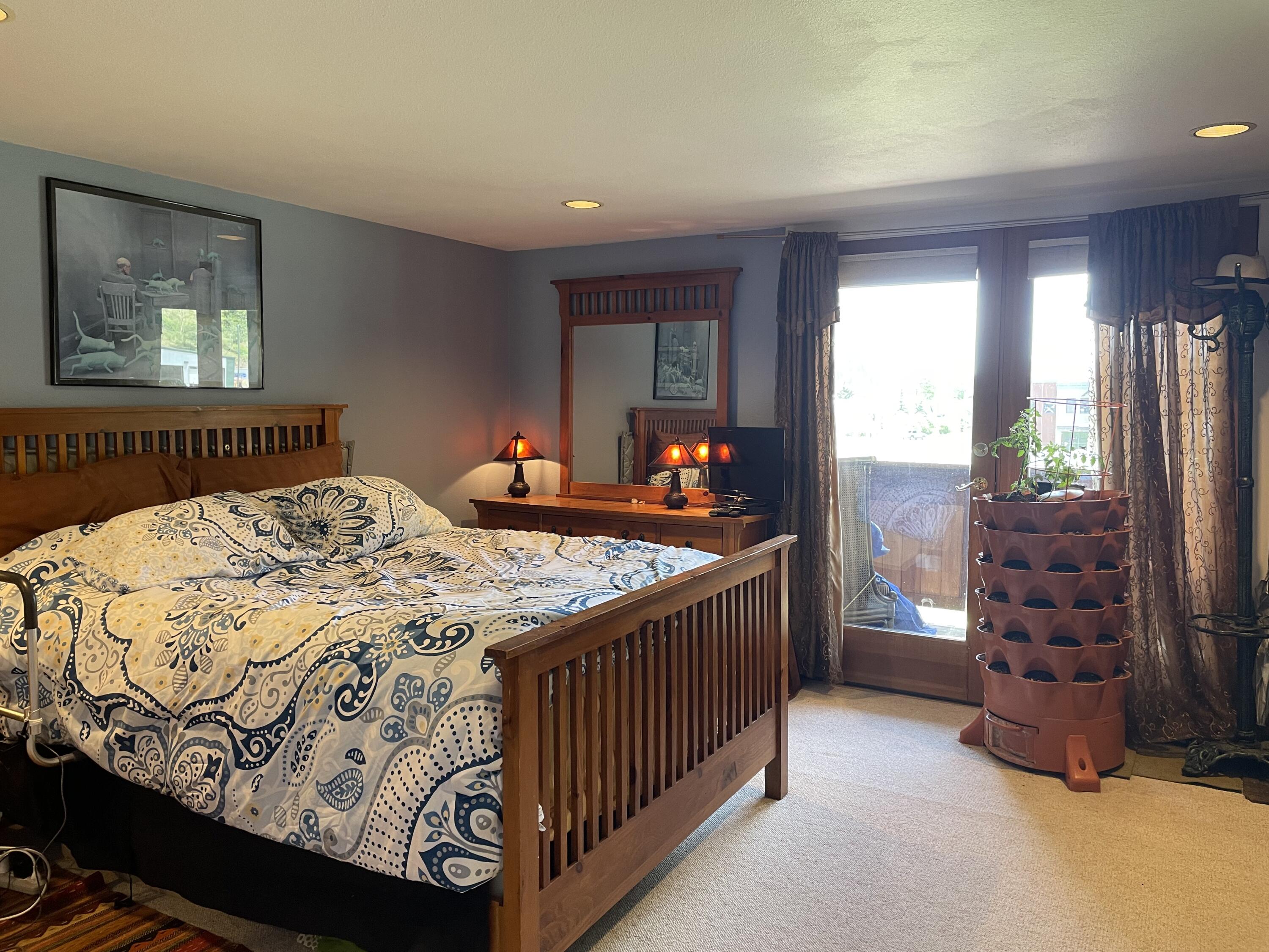 619 W Columbia Avenue Unit: C-112