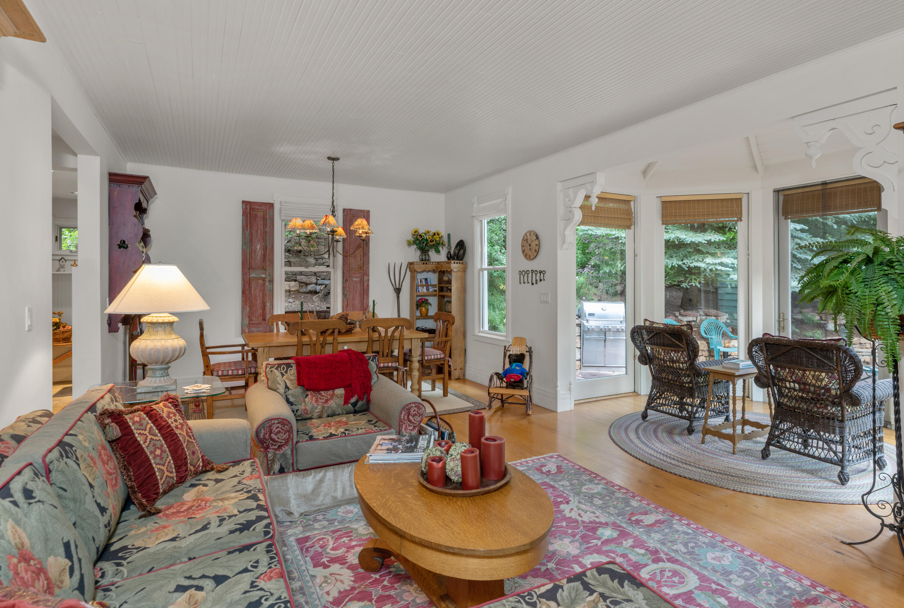 131 E Gregory Avenue