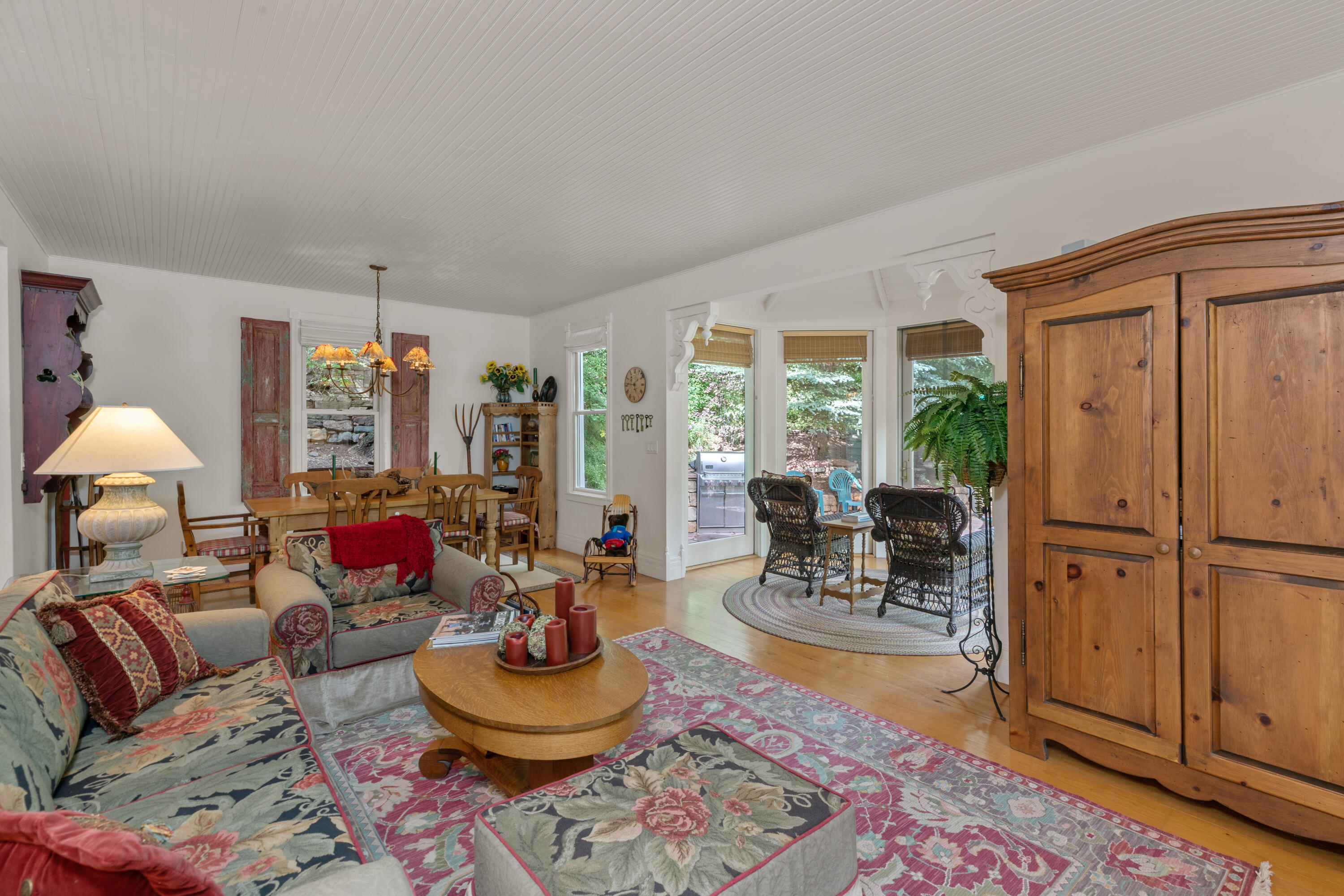 131 E Gregory Avenue