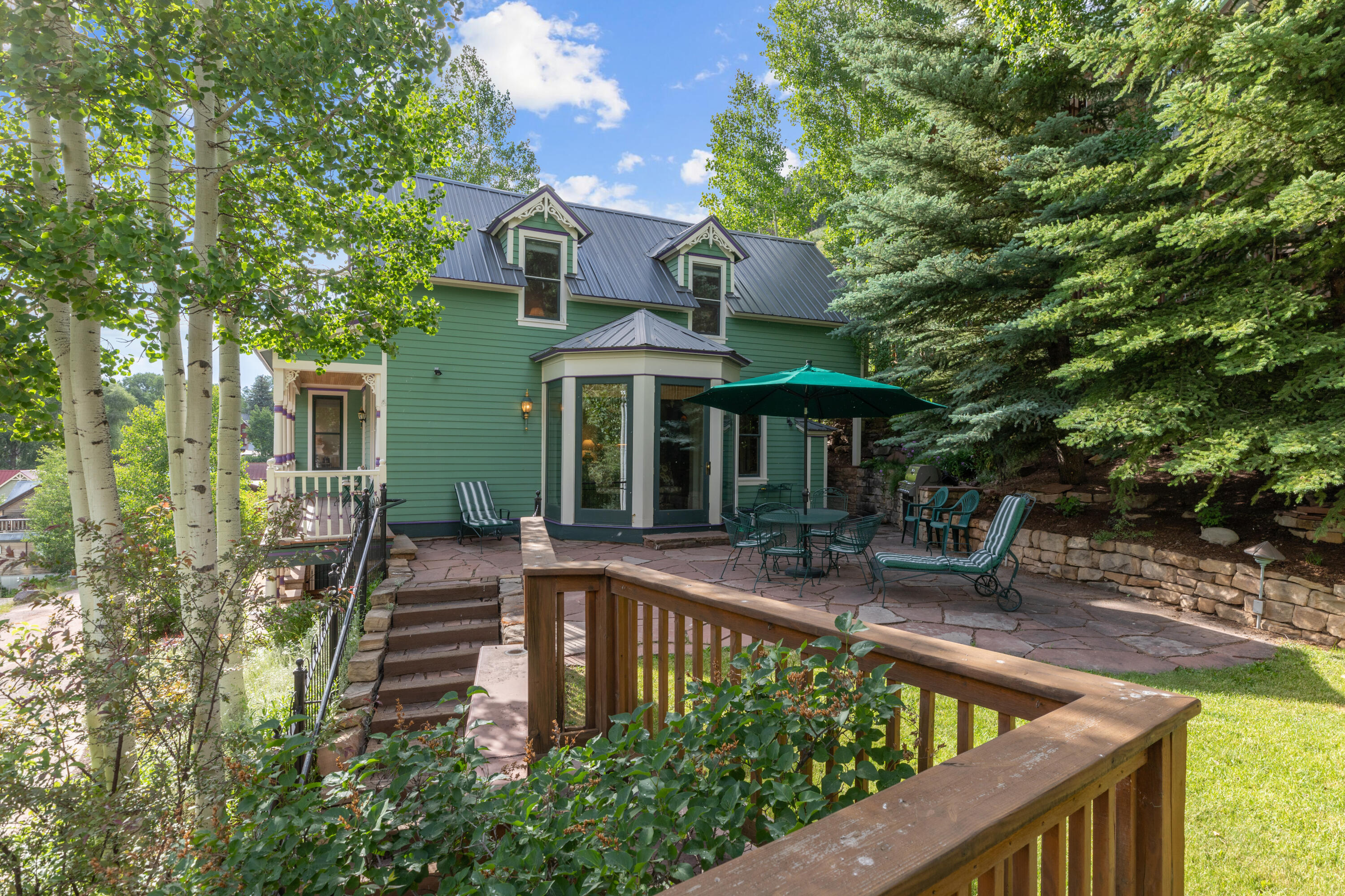 131 E Gregory Avenue