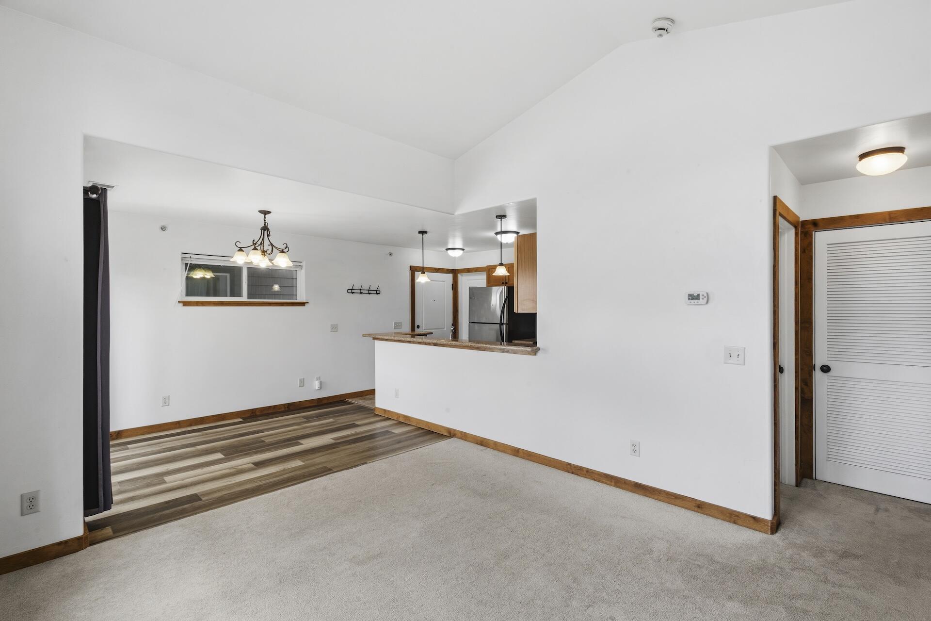 550 Redcliff Circle