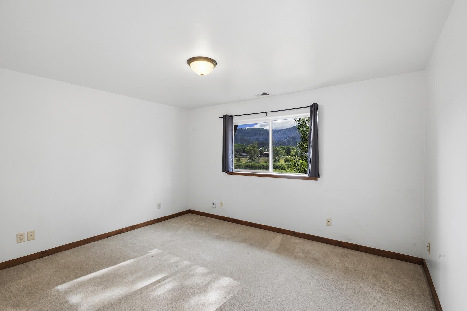 550 Redcliff Circle