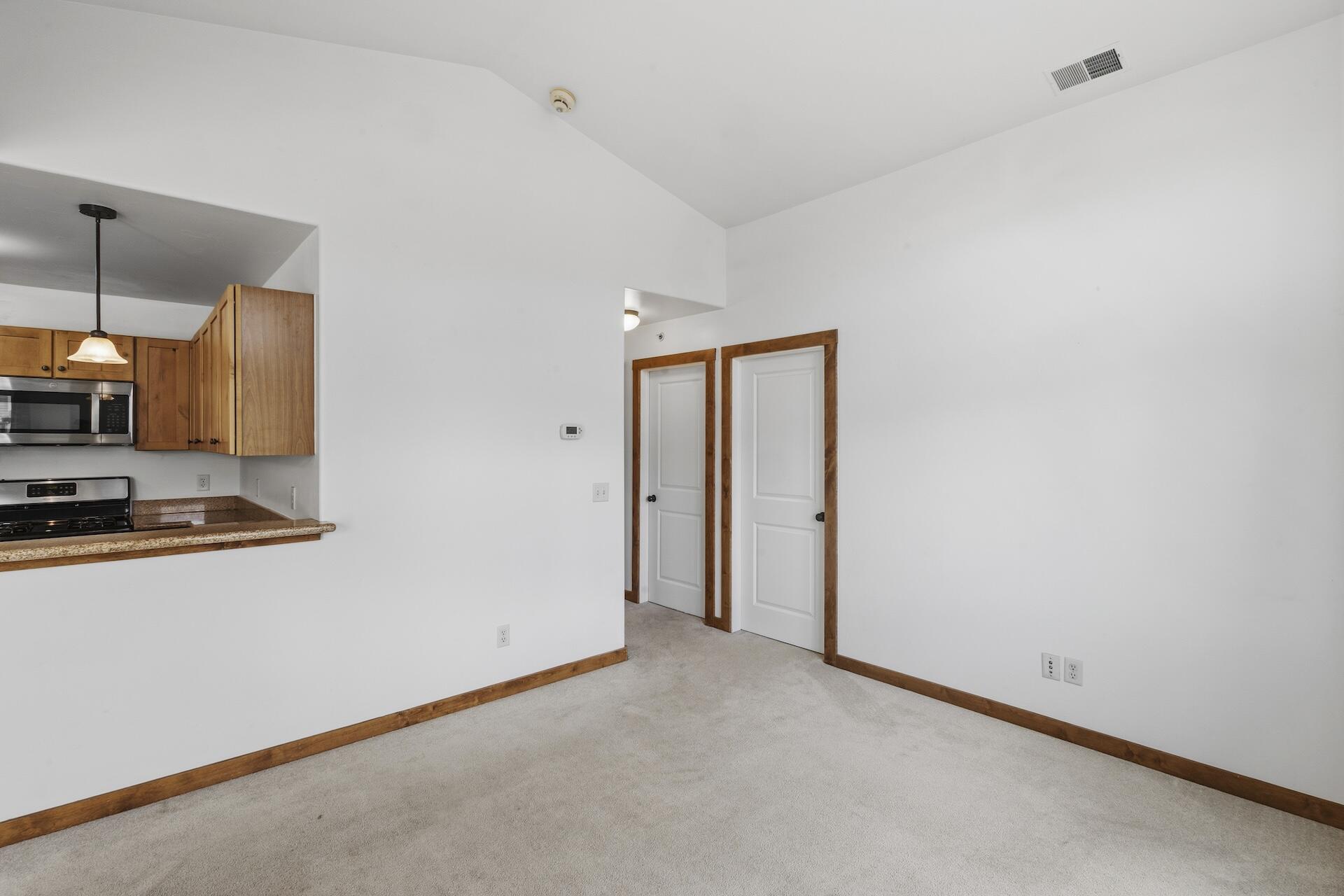550 Redcliff Circle