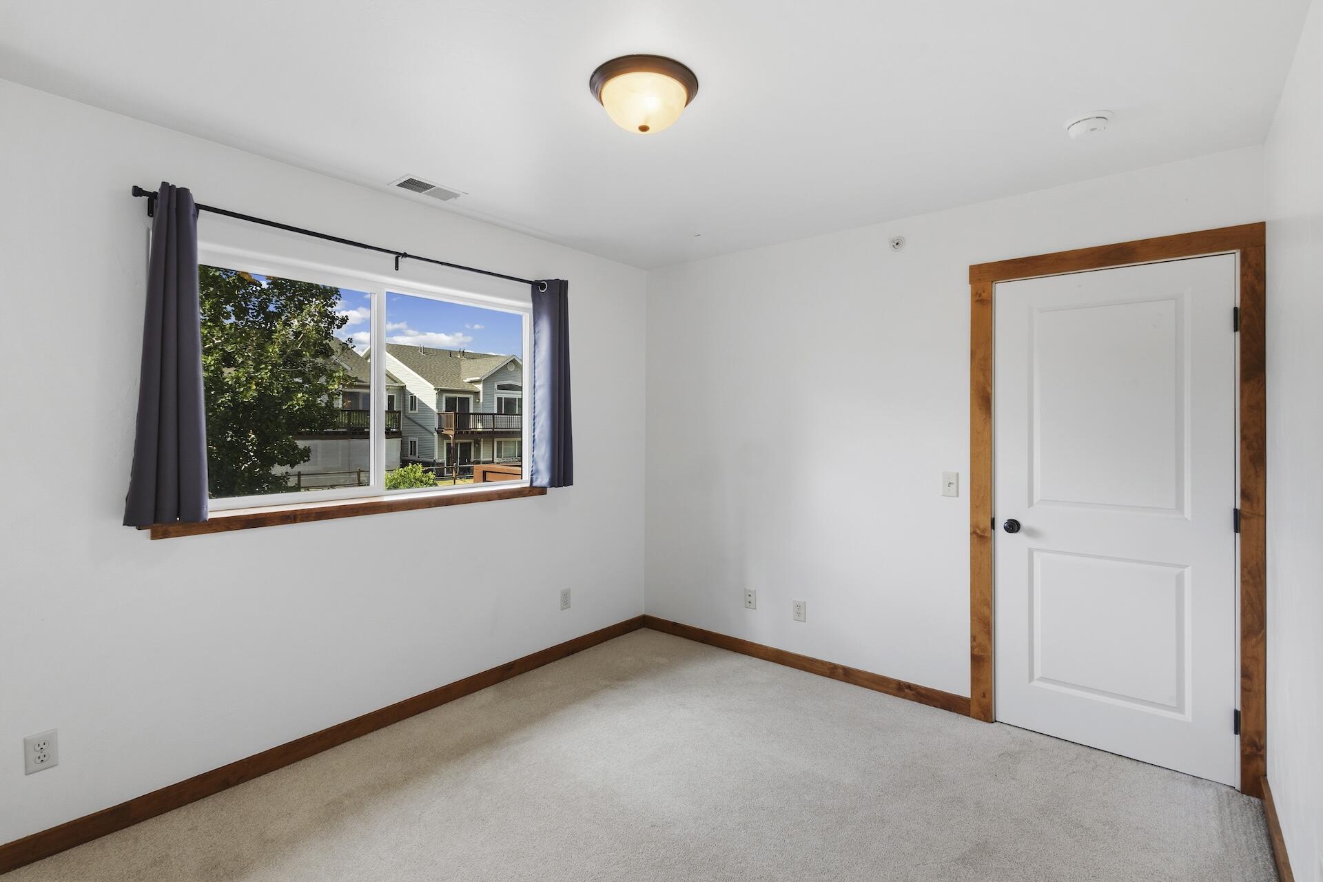 550 Redcliff Circle