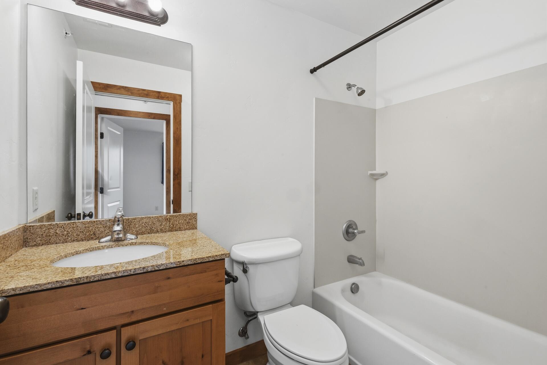 550 Redcliff Circle