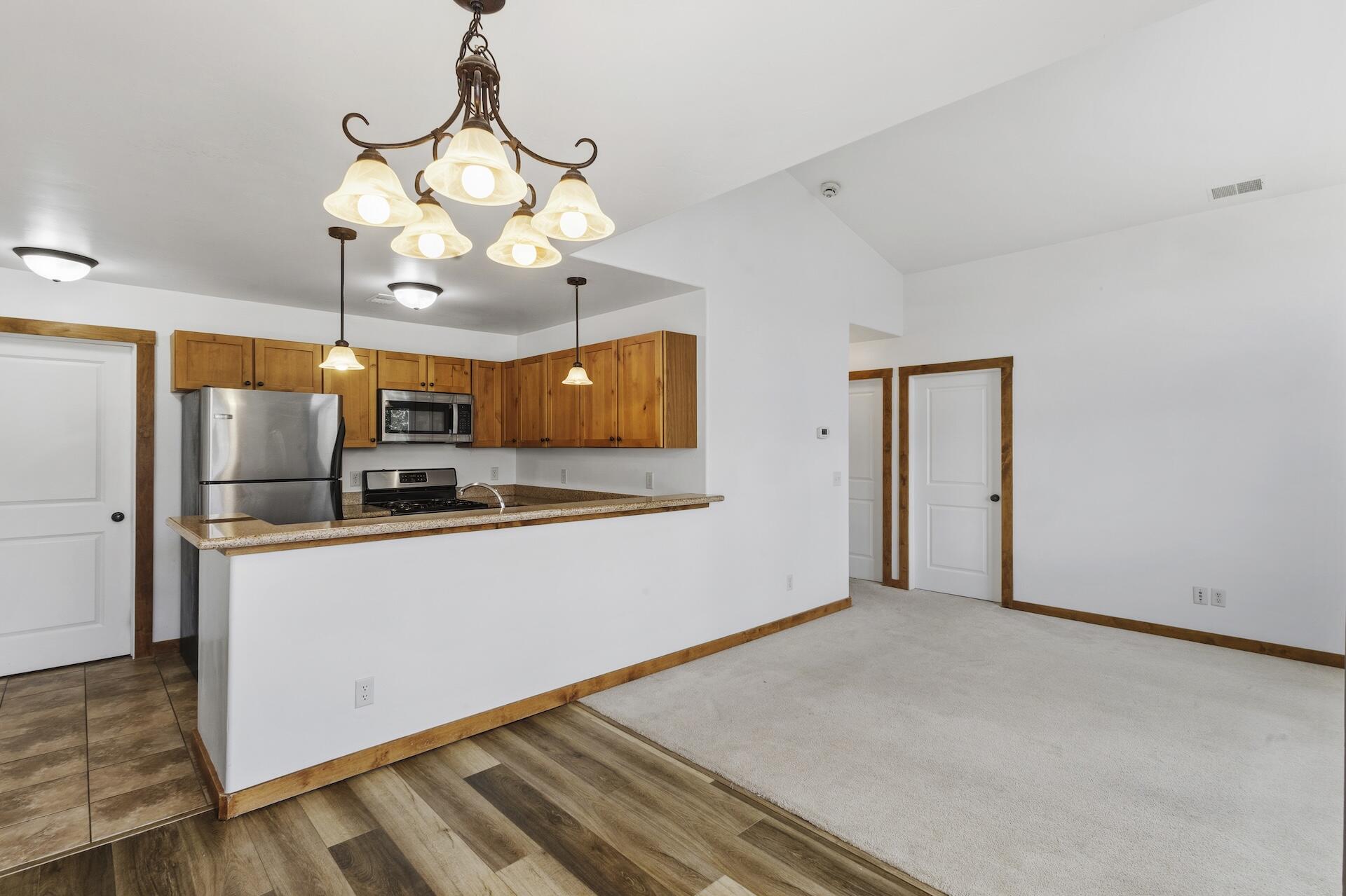 550 Redcliff Circle