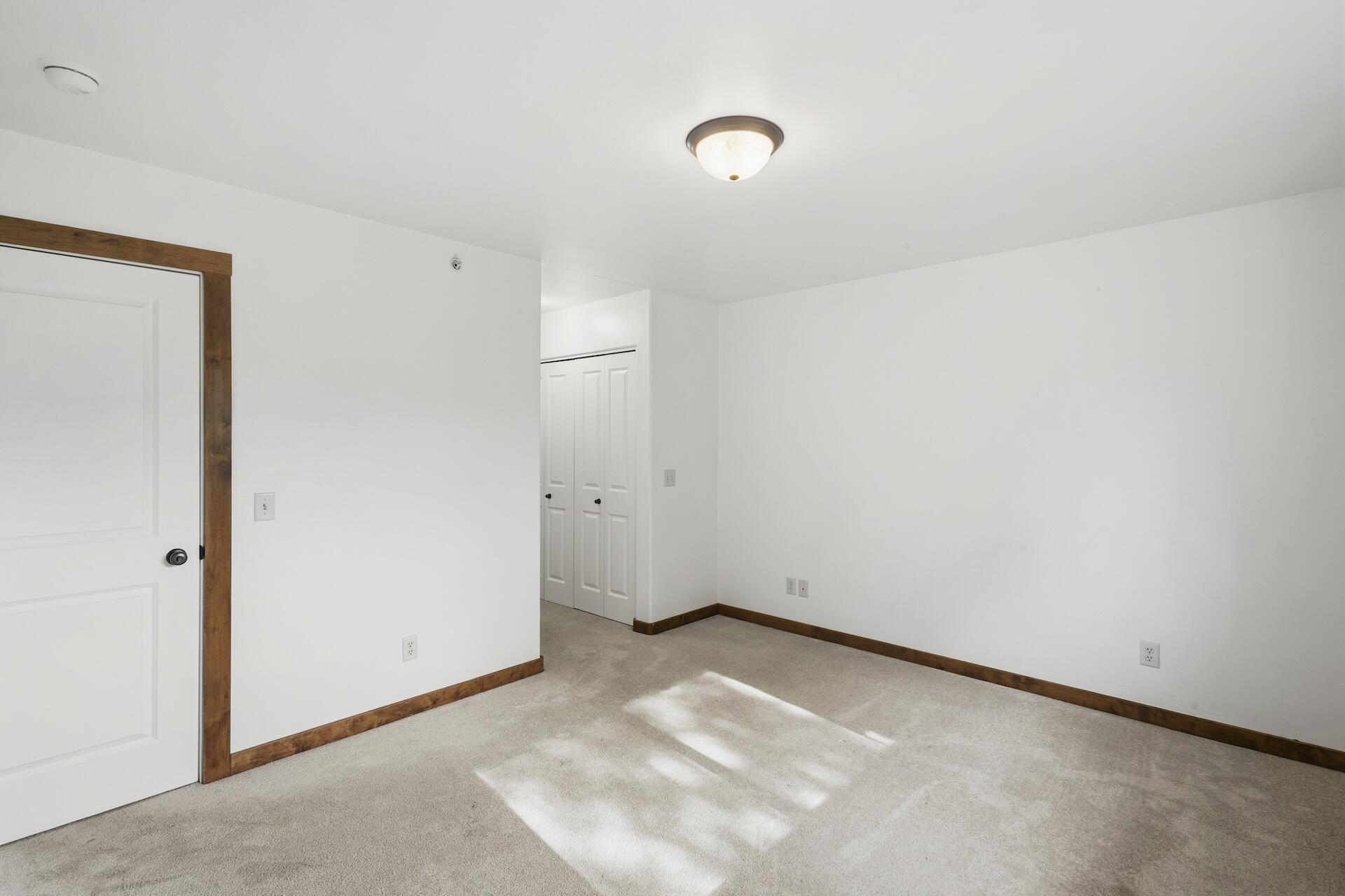 550 Redcliff Circle
