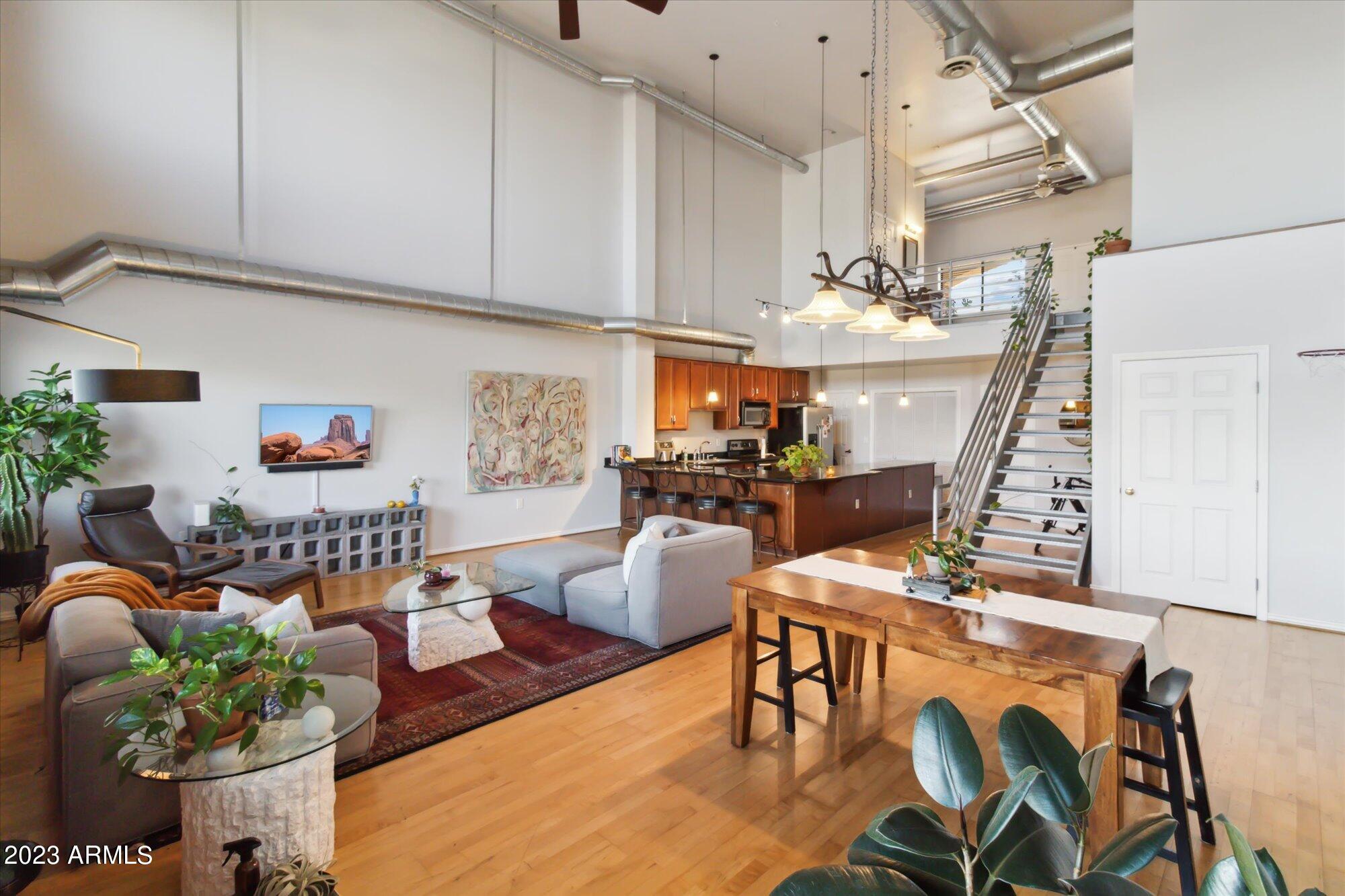 424 S 2ND Street, 208