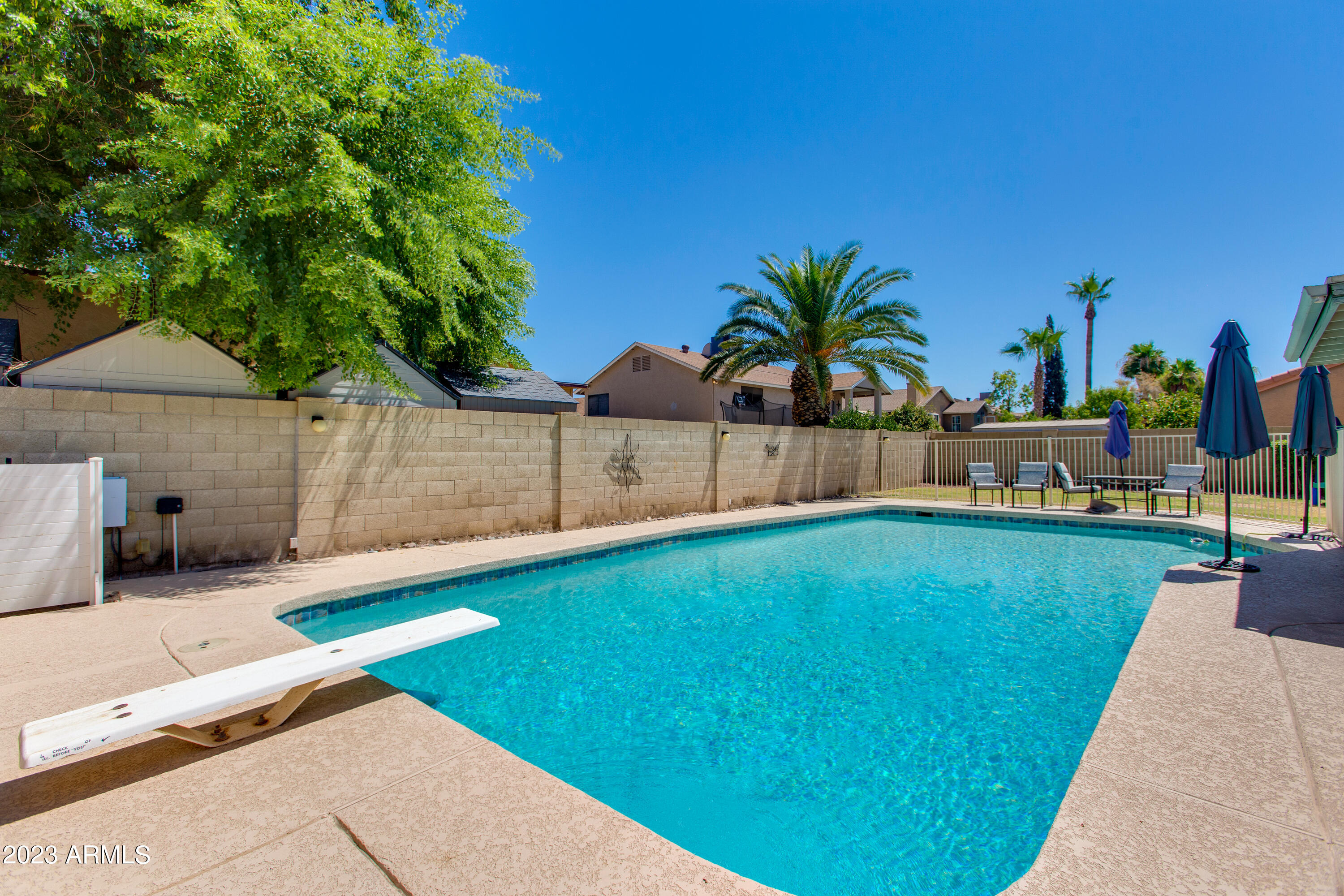 7608 W DREYFUS Drive