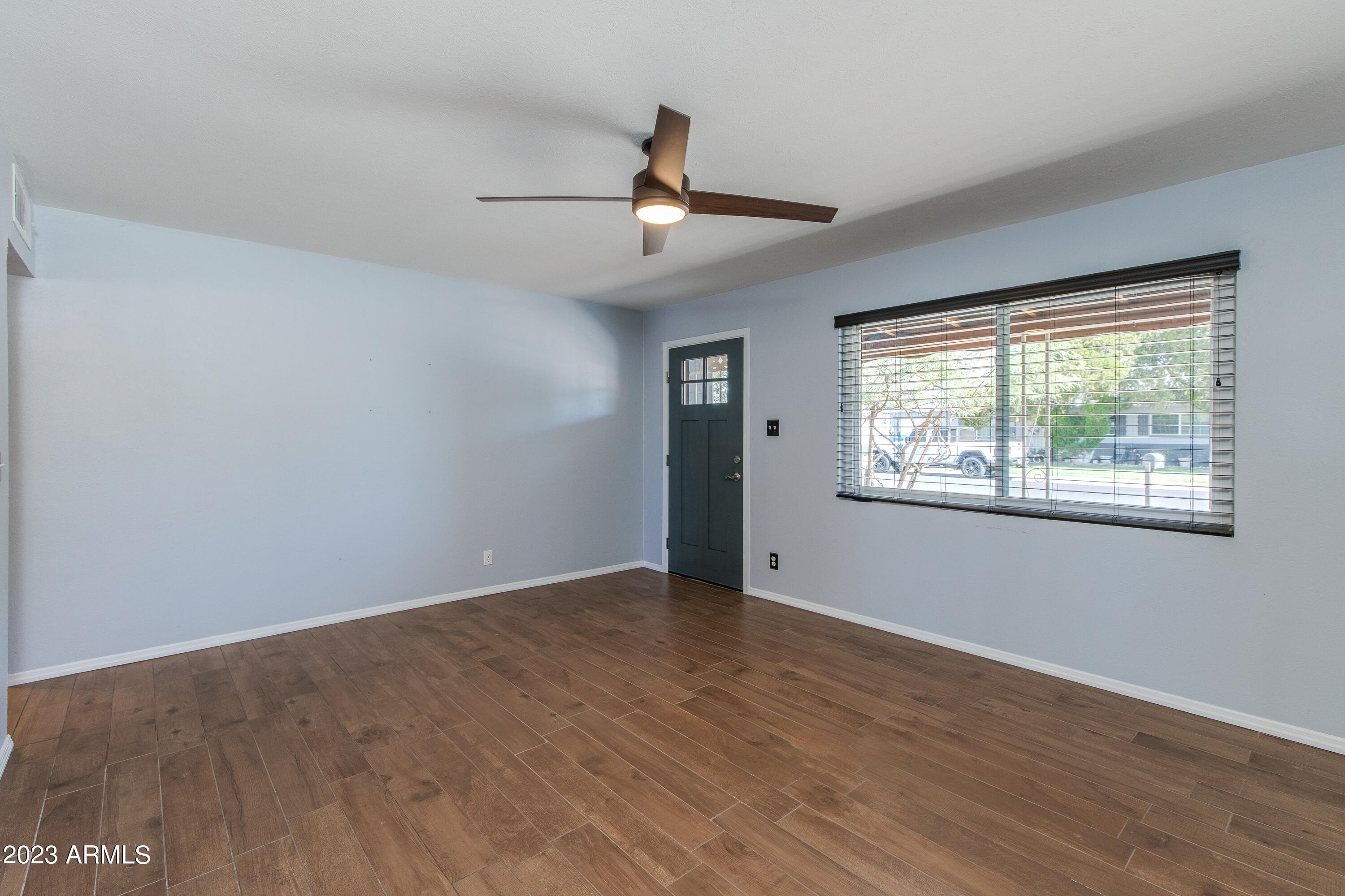 2525 W Orchid Lane