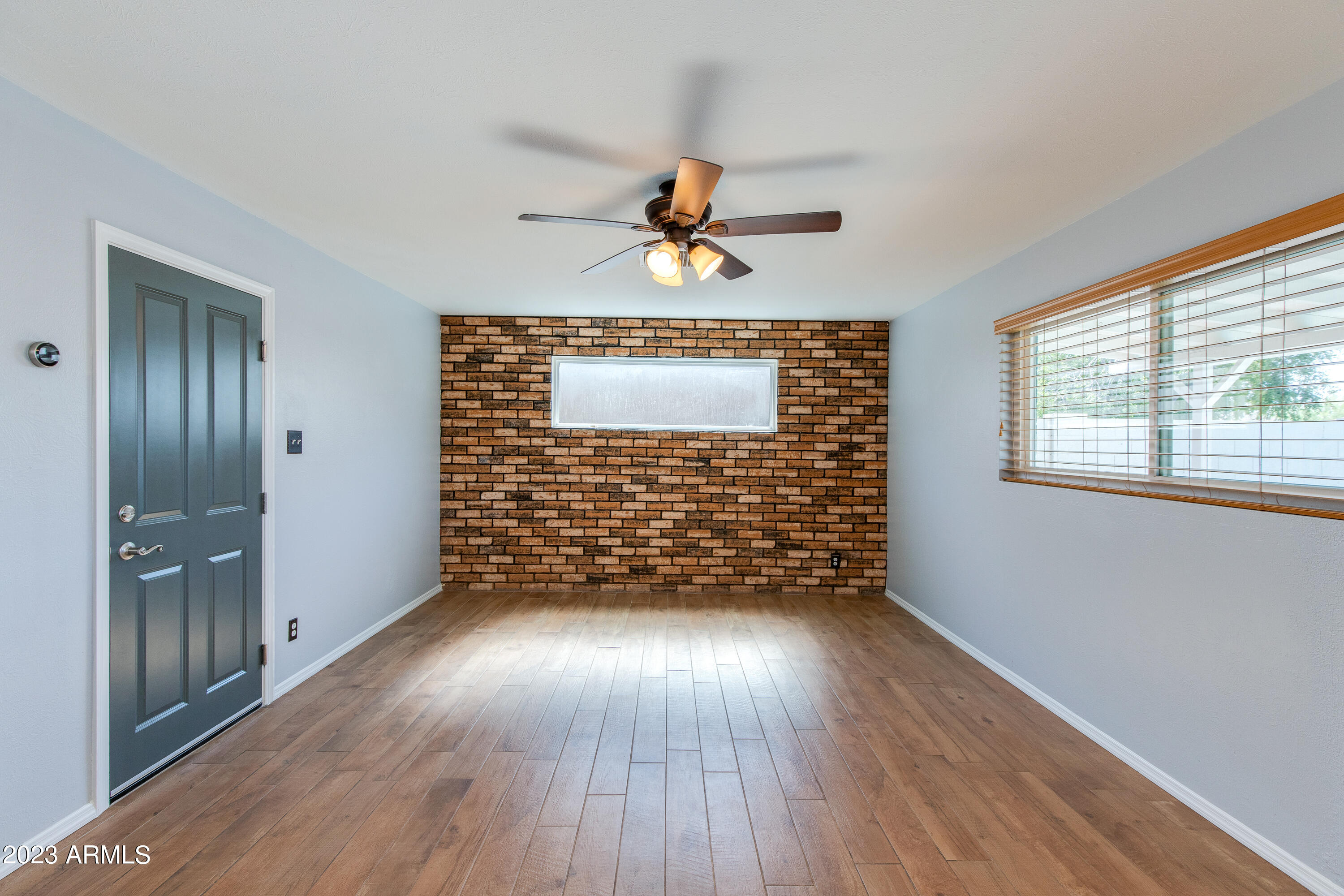 2525 W Orchid Lane