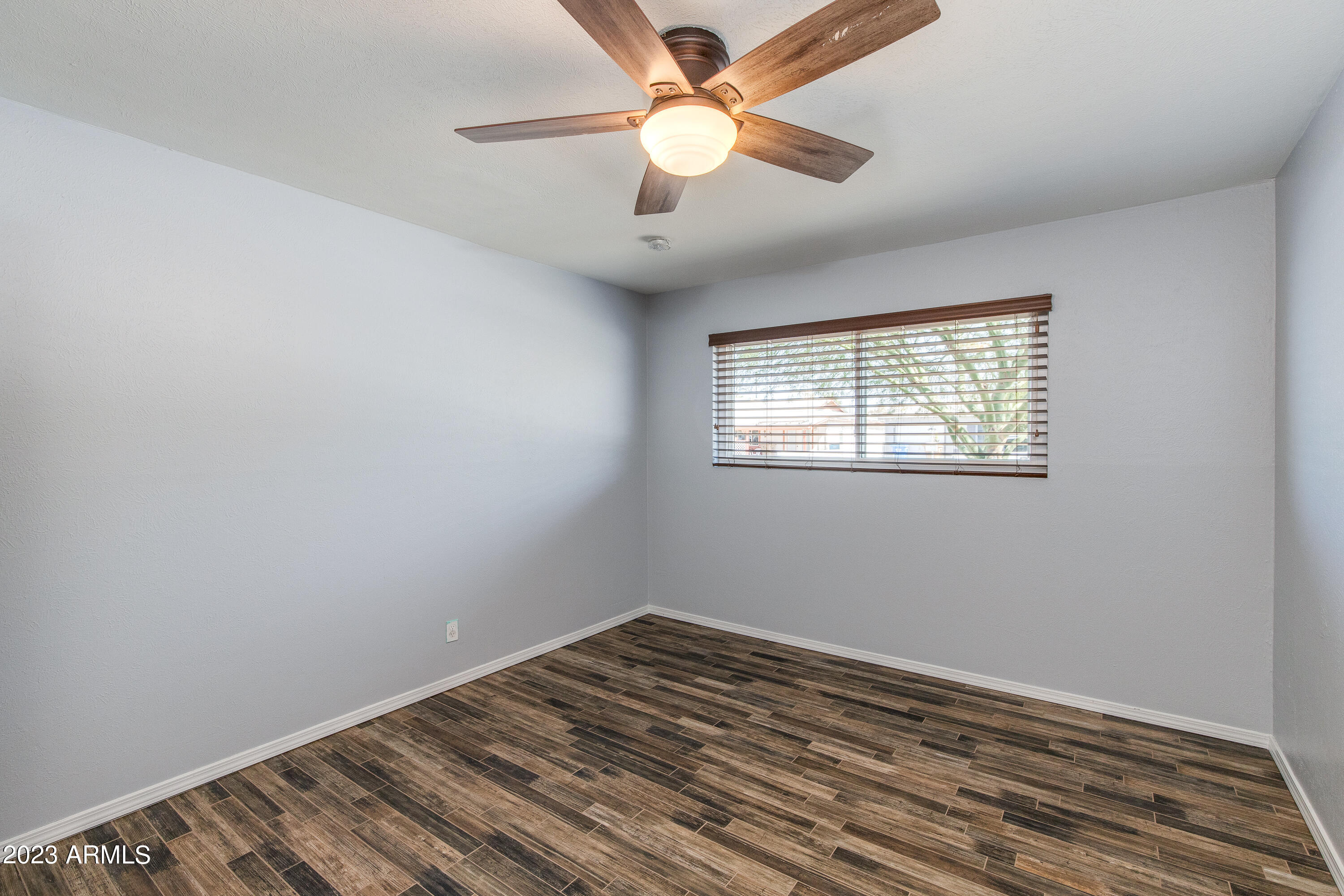 2525 W Orchid Lane