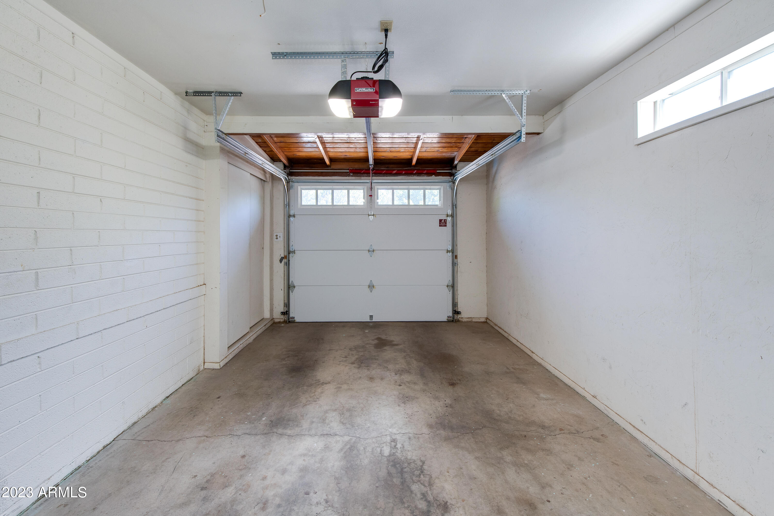 2525 W Orchid Lane