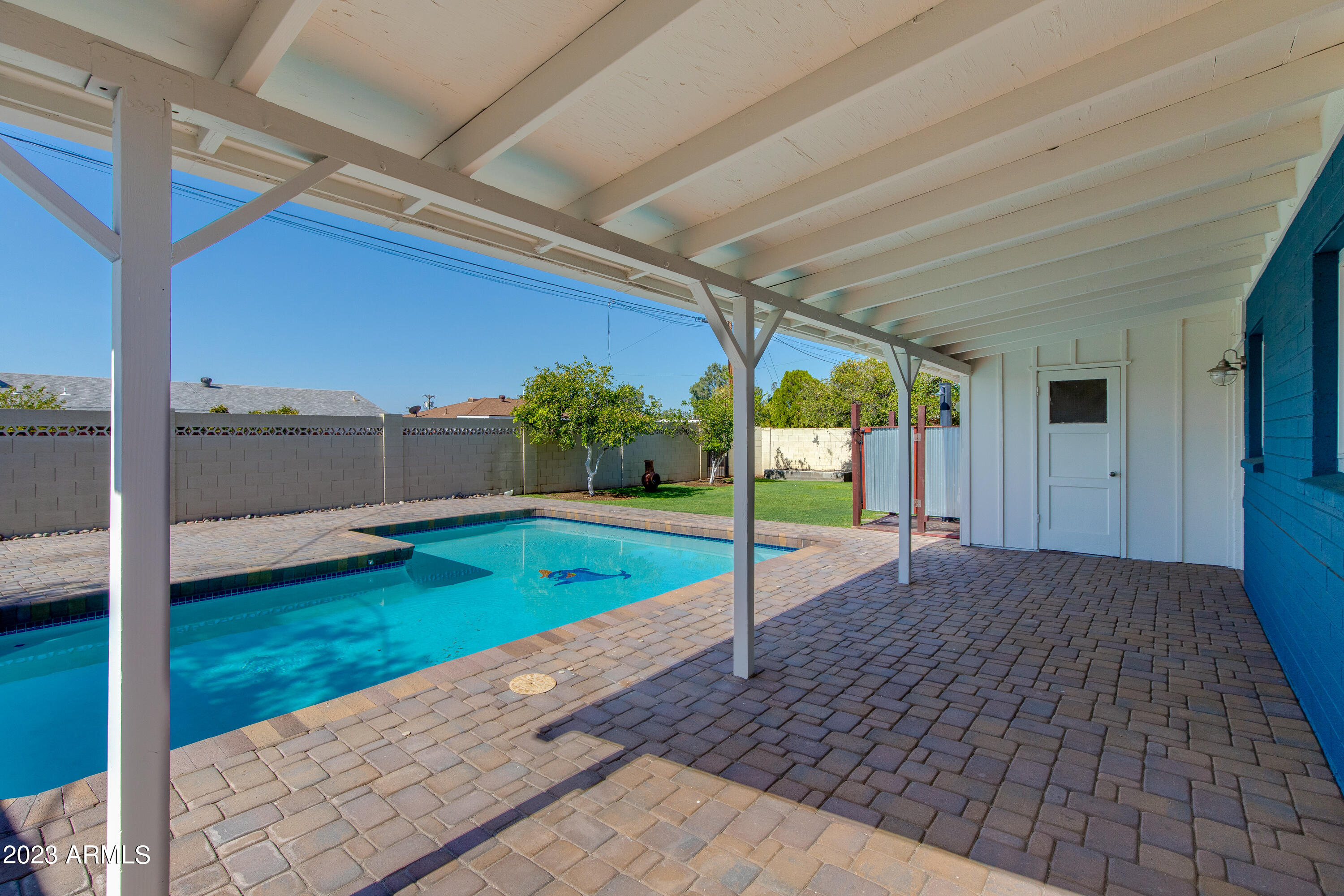 2525 W Orchid Lane