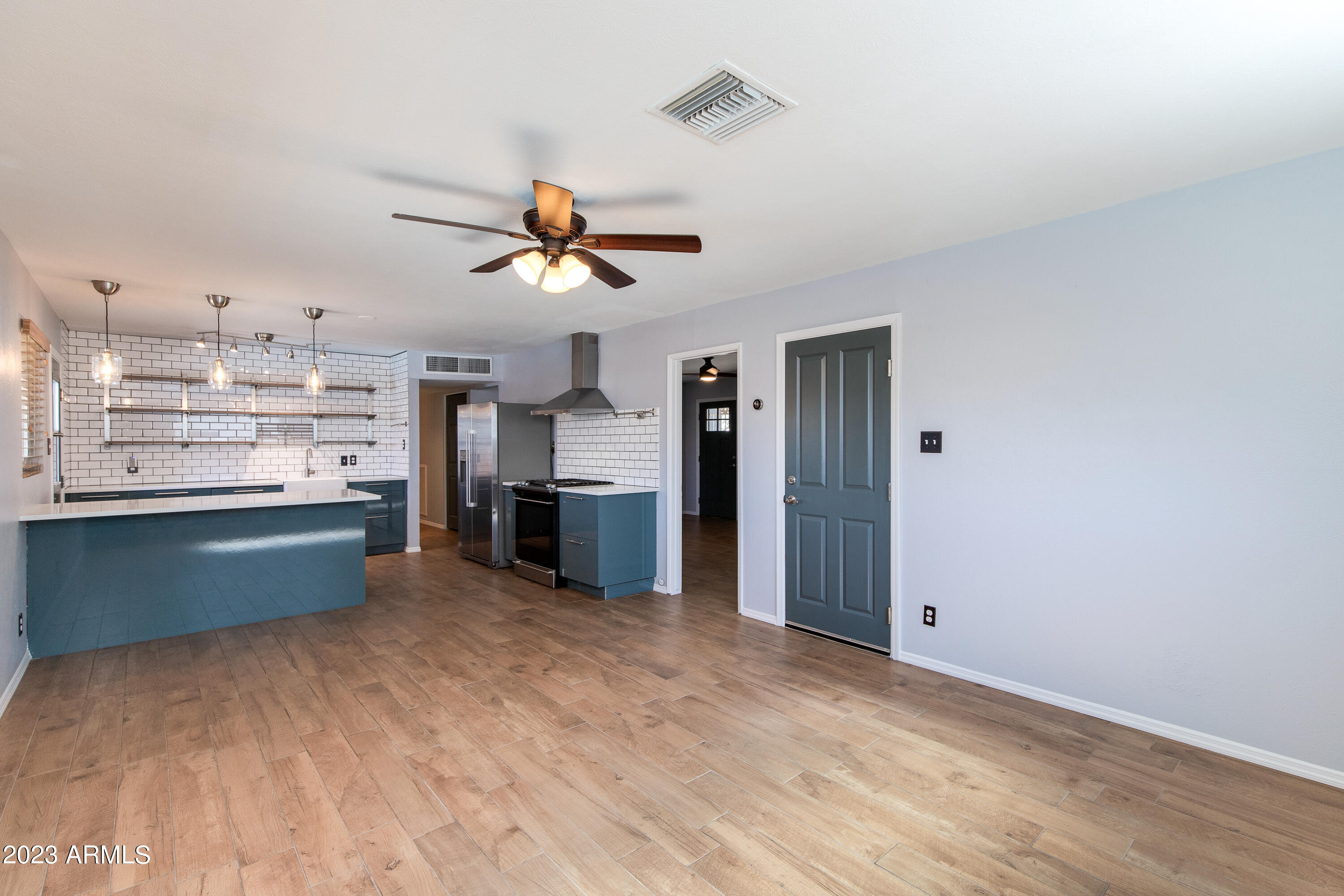 2525 W Orchid Lane