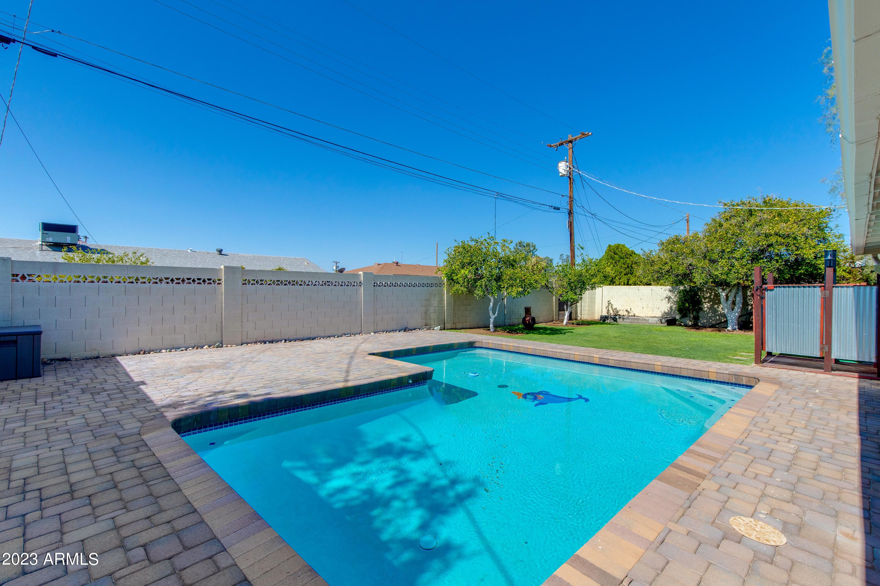 2525 W Orchid Lane