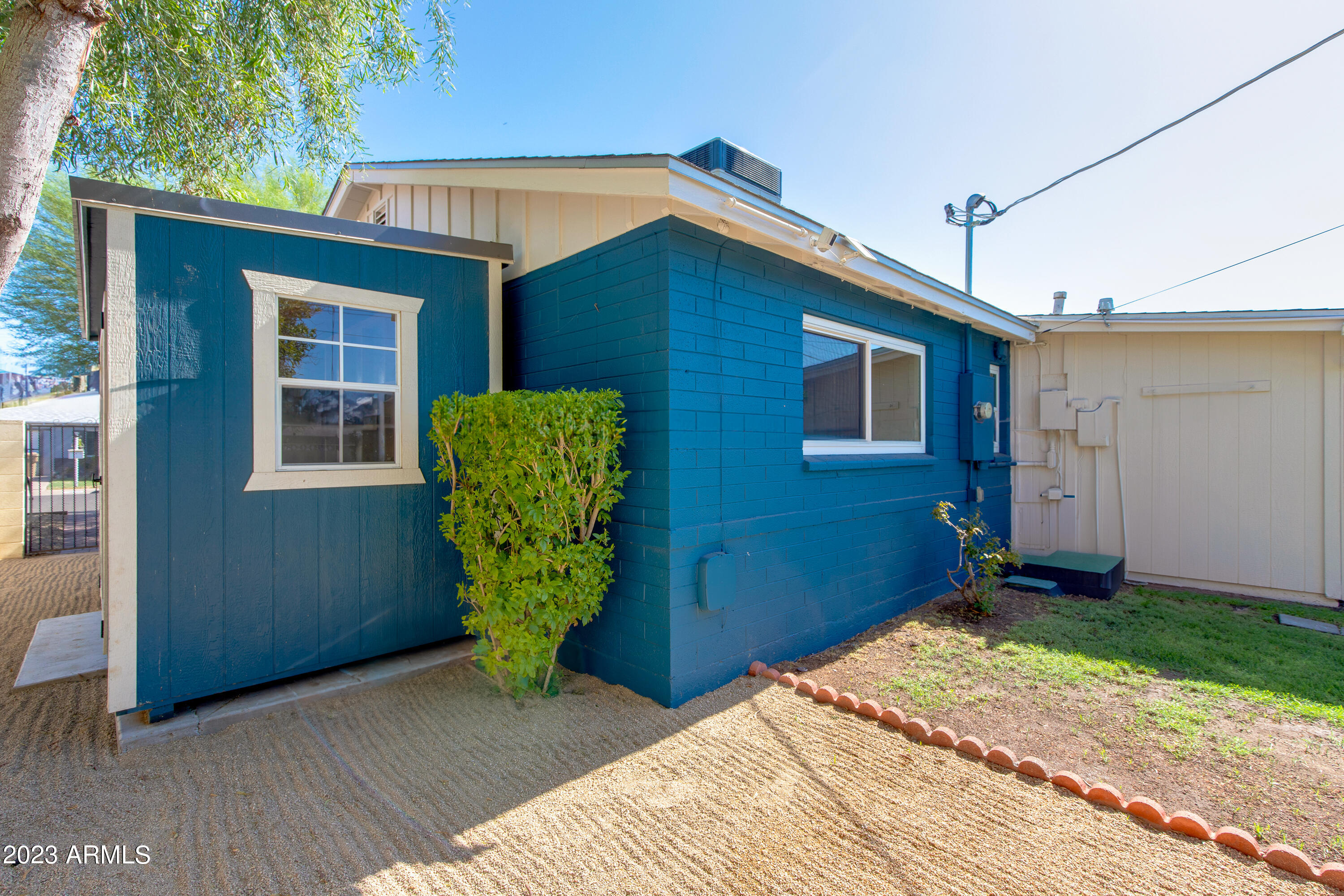2525 W Orchid Lane