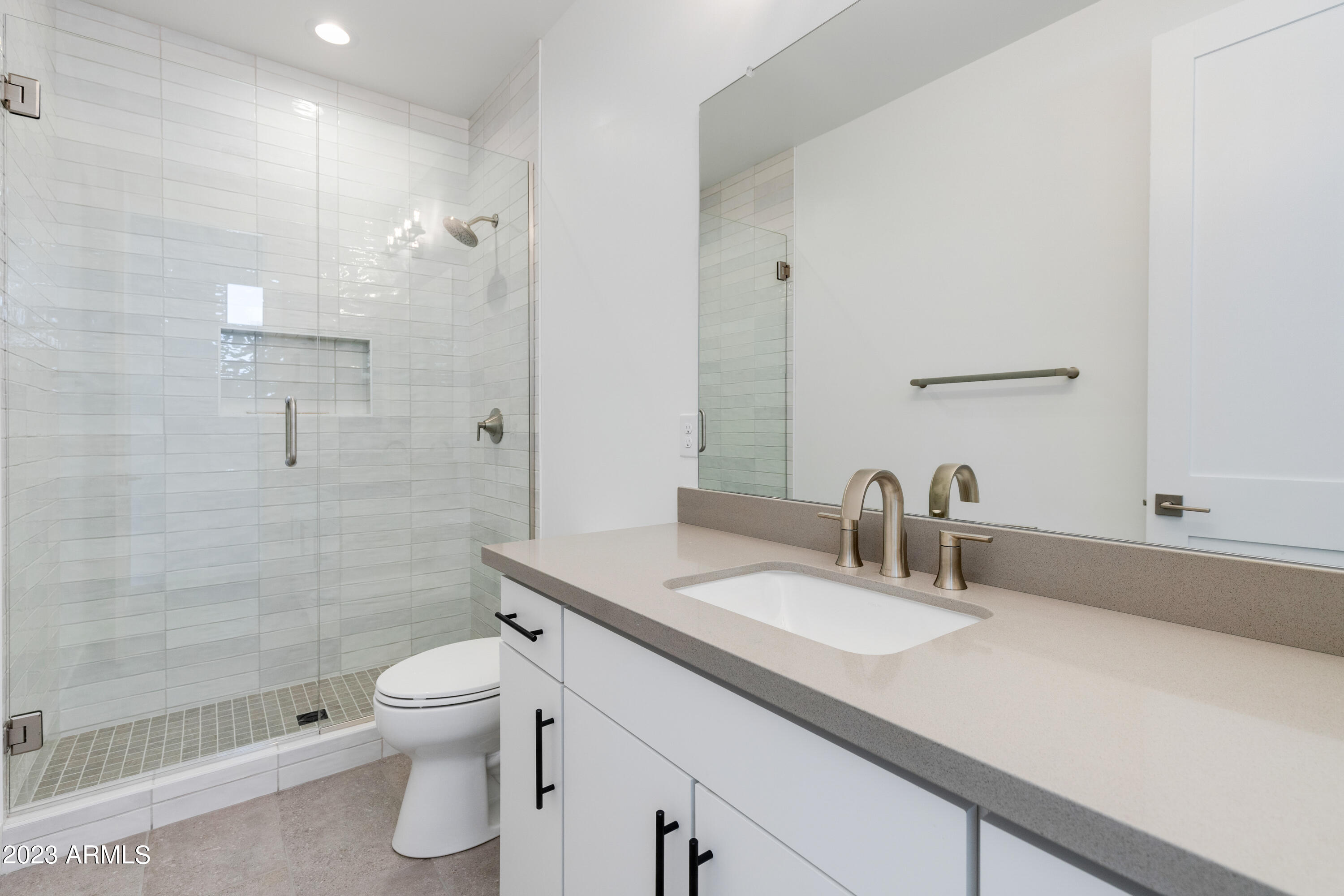 3417 E SELLS Drive