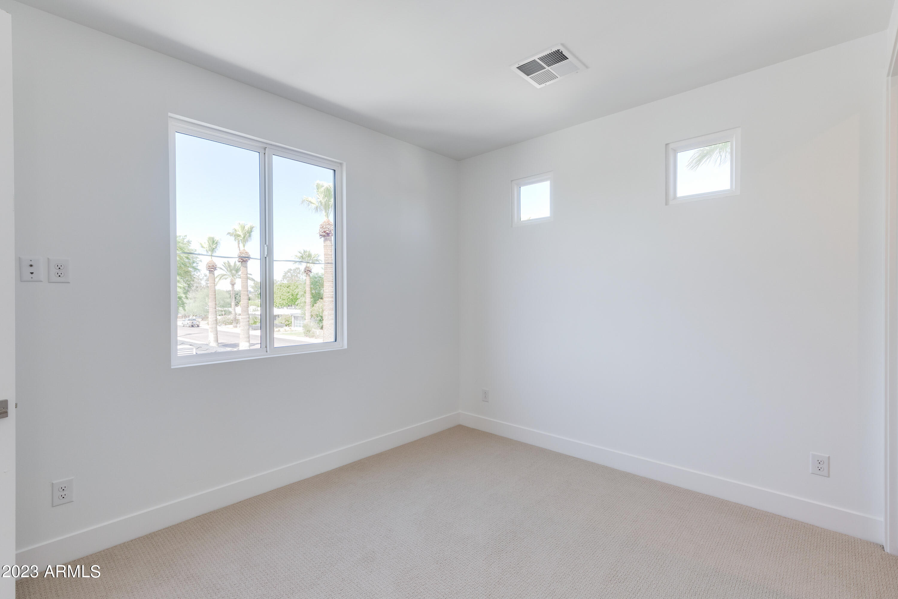 3417 E SELLS Drive