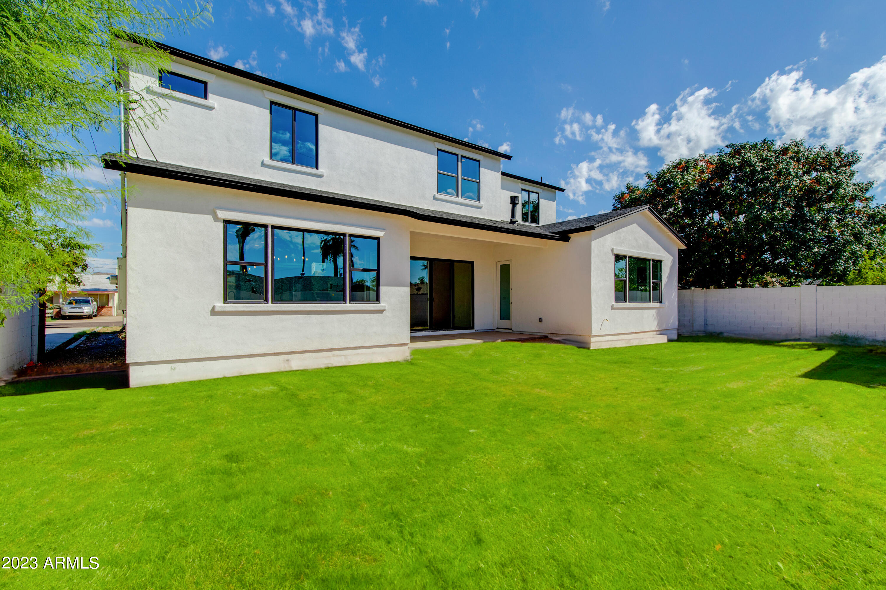 3417 E SELLS Drive