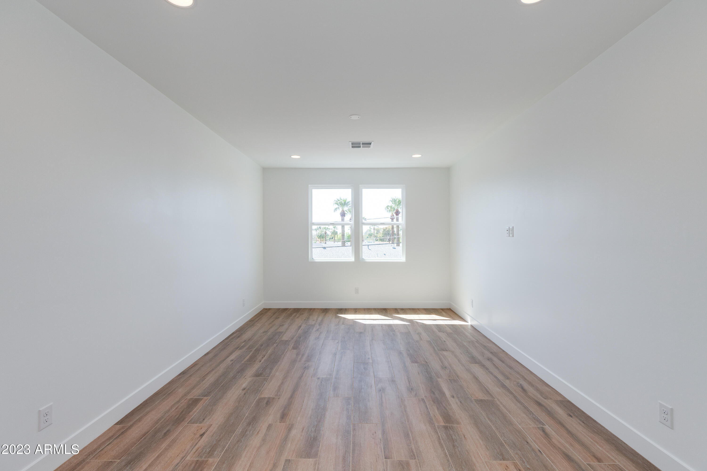 3417 E SELLS Drive
