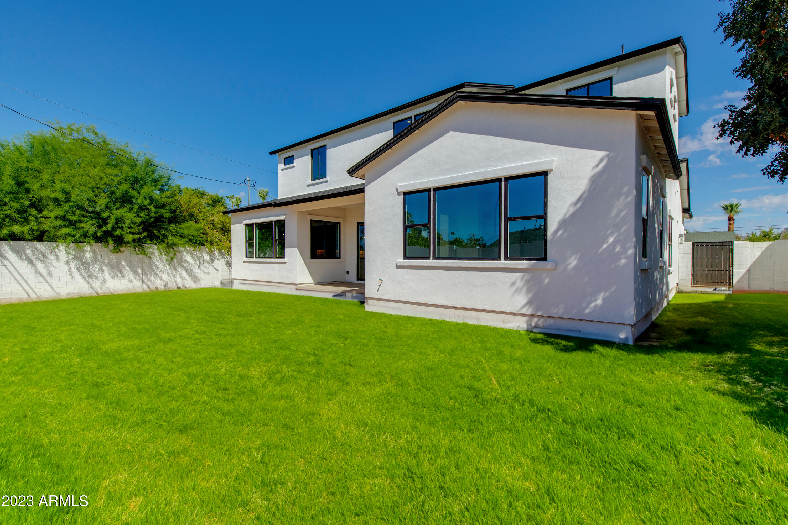 3417 E SELLS Drive