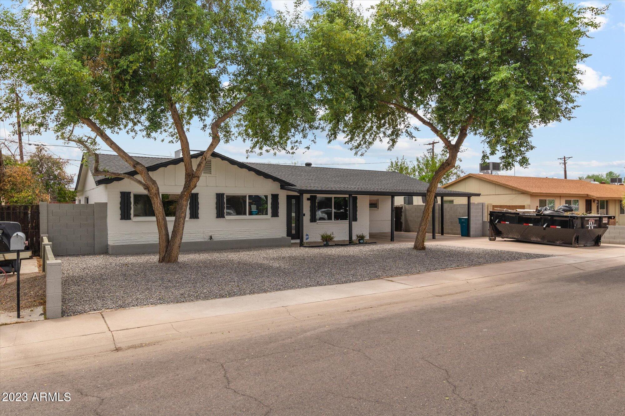 2437 W ECHO Lane