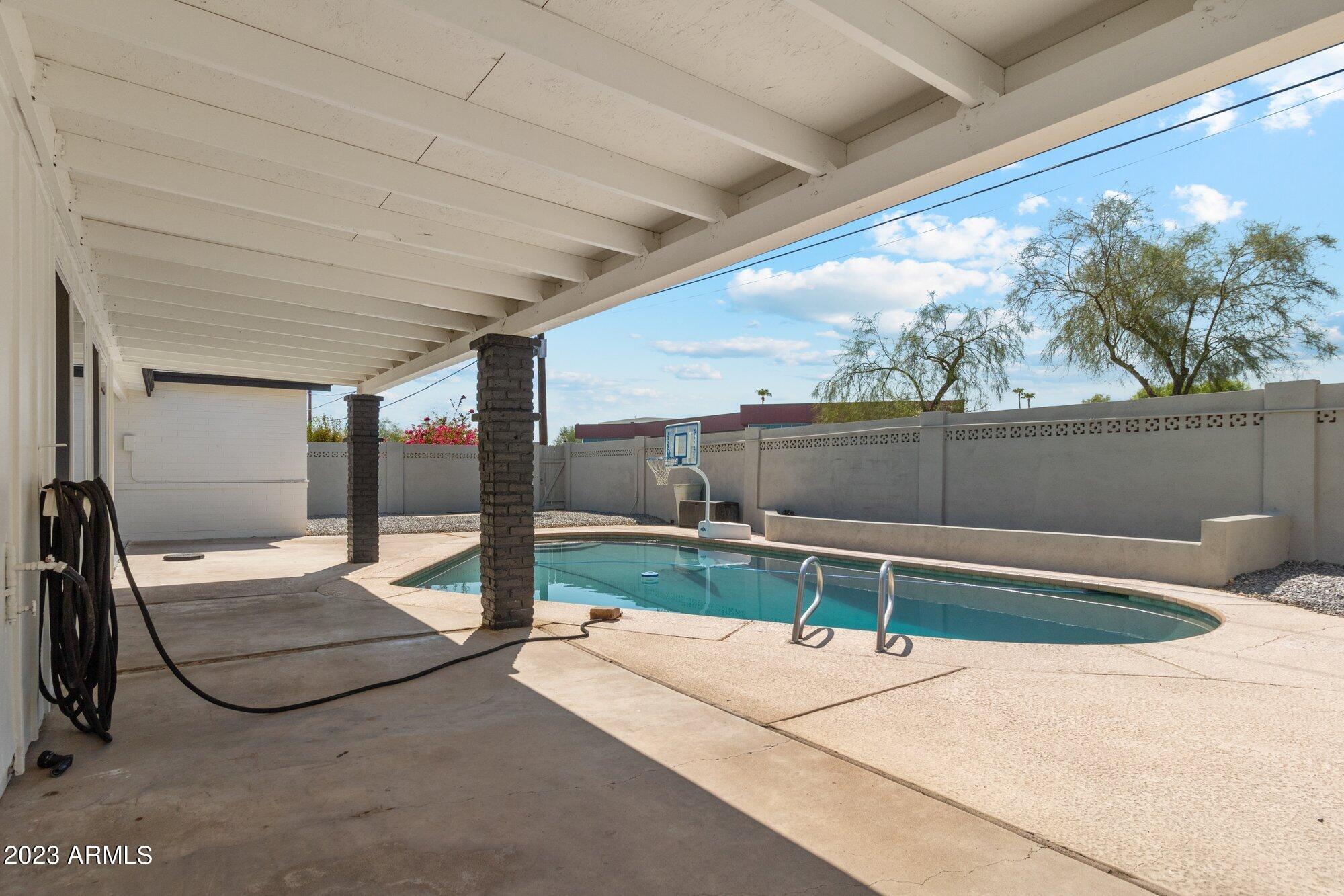 2437 W ECHO Lane
