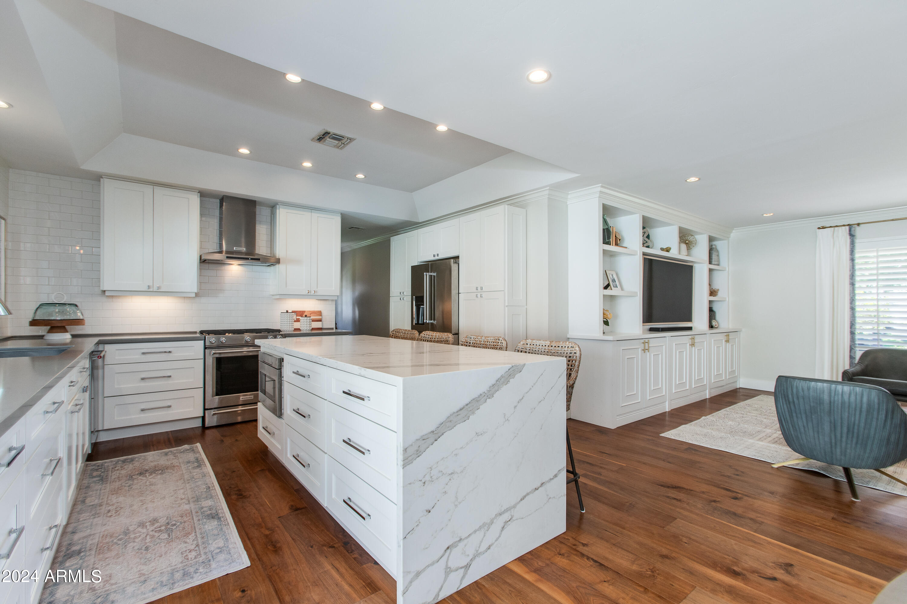 4753 N 33RD Place