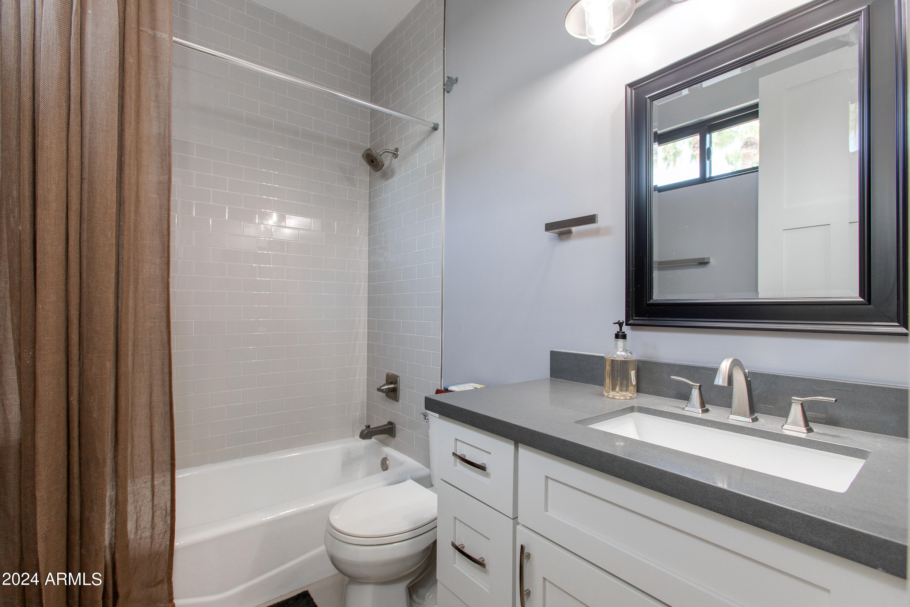 2950 N 50TH Place