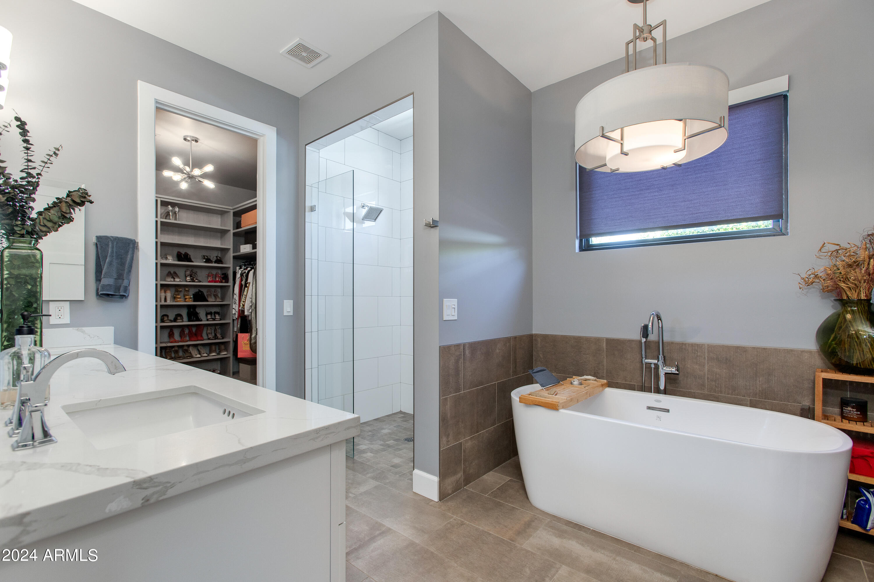 2950 N 50TH Place