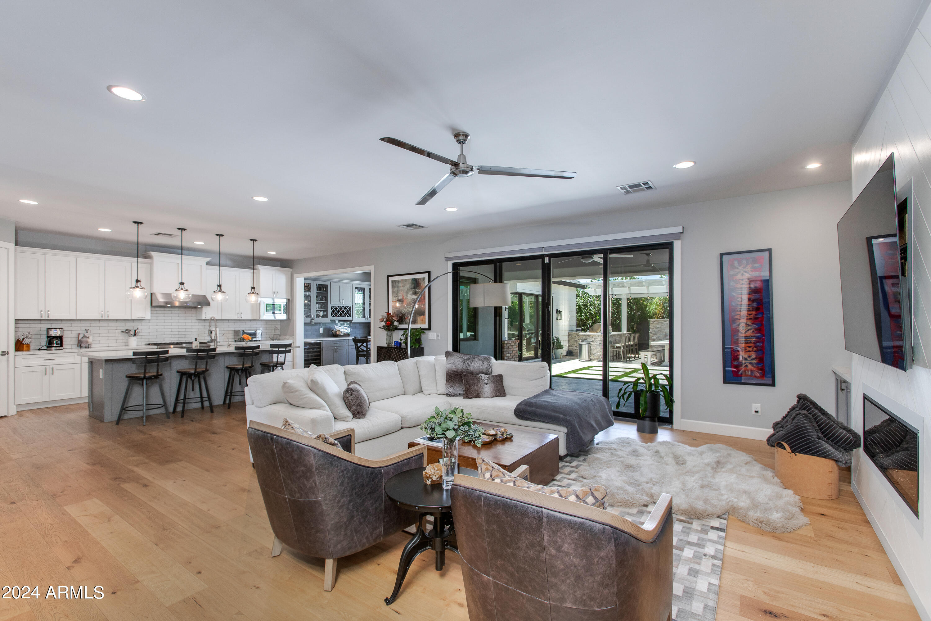 2950 N 50TH Place