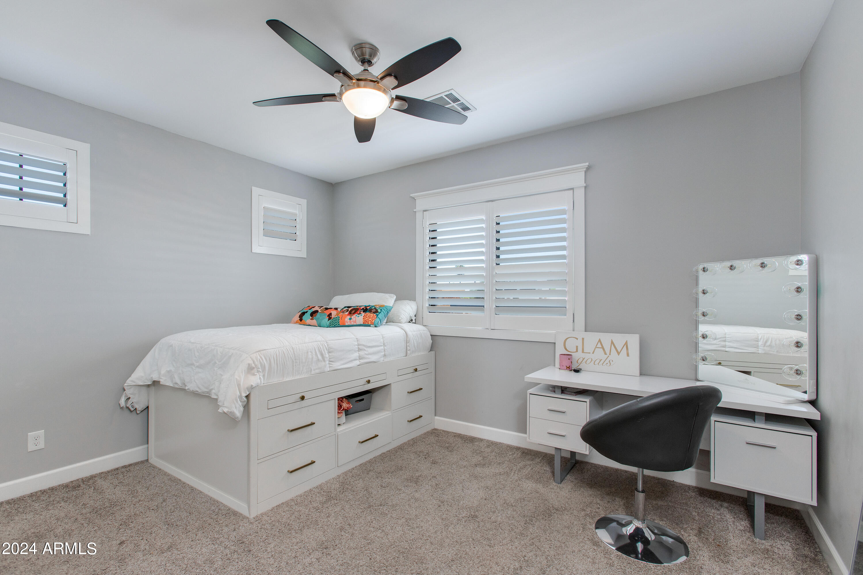 2950 N 50TH Place