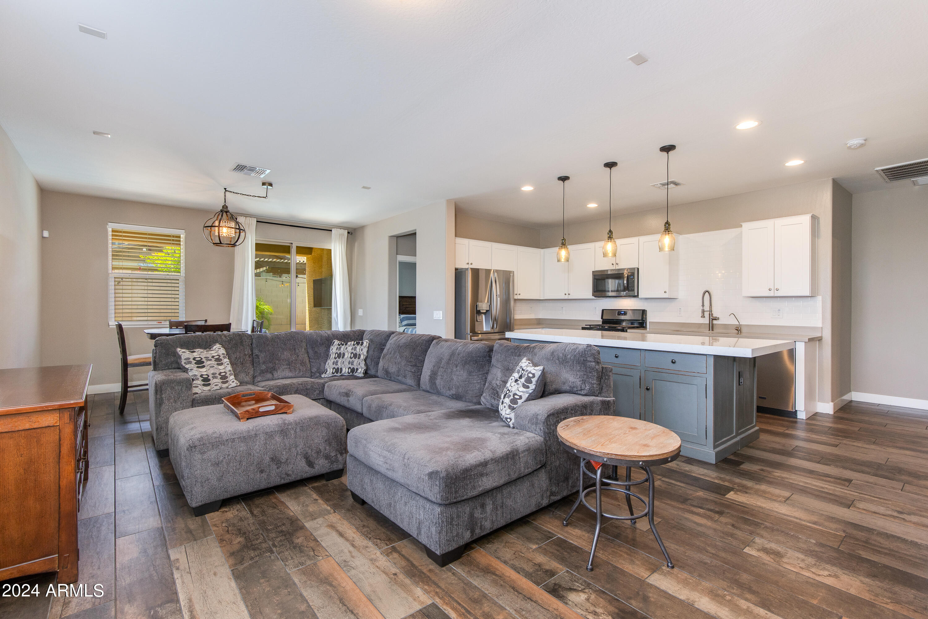 3713 E SOPHIE Lane