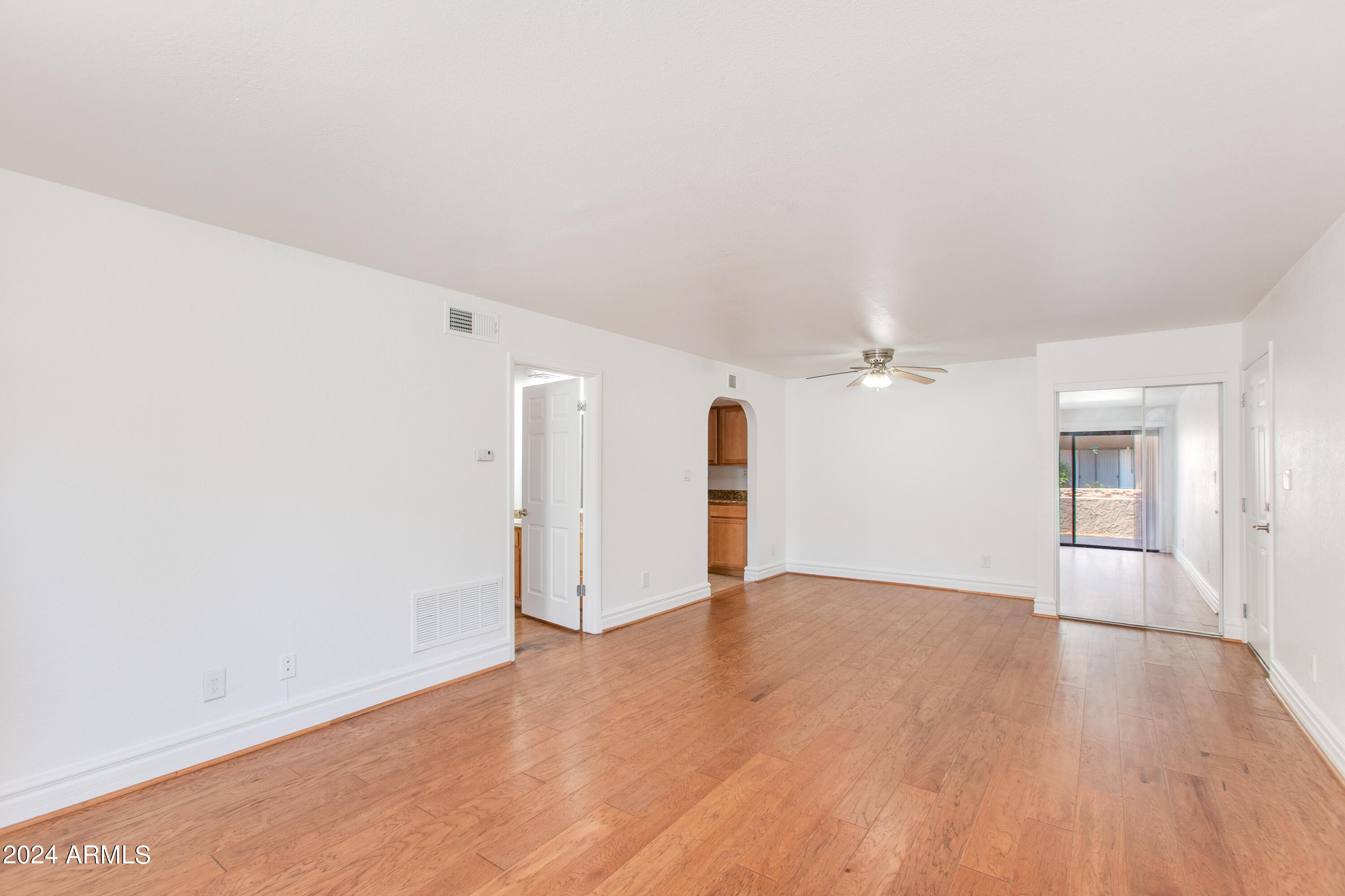 3825 E CAMELBACK Road, 132
