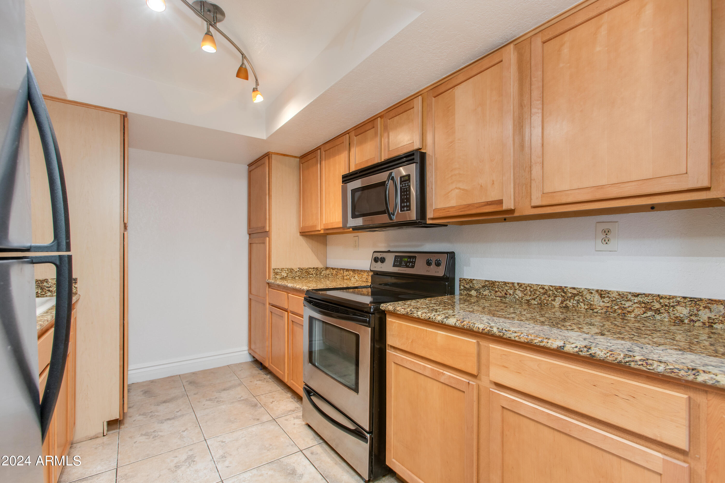 3825 E CAMELBACK Road, 132
