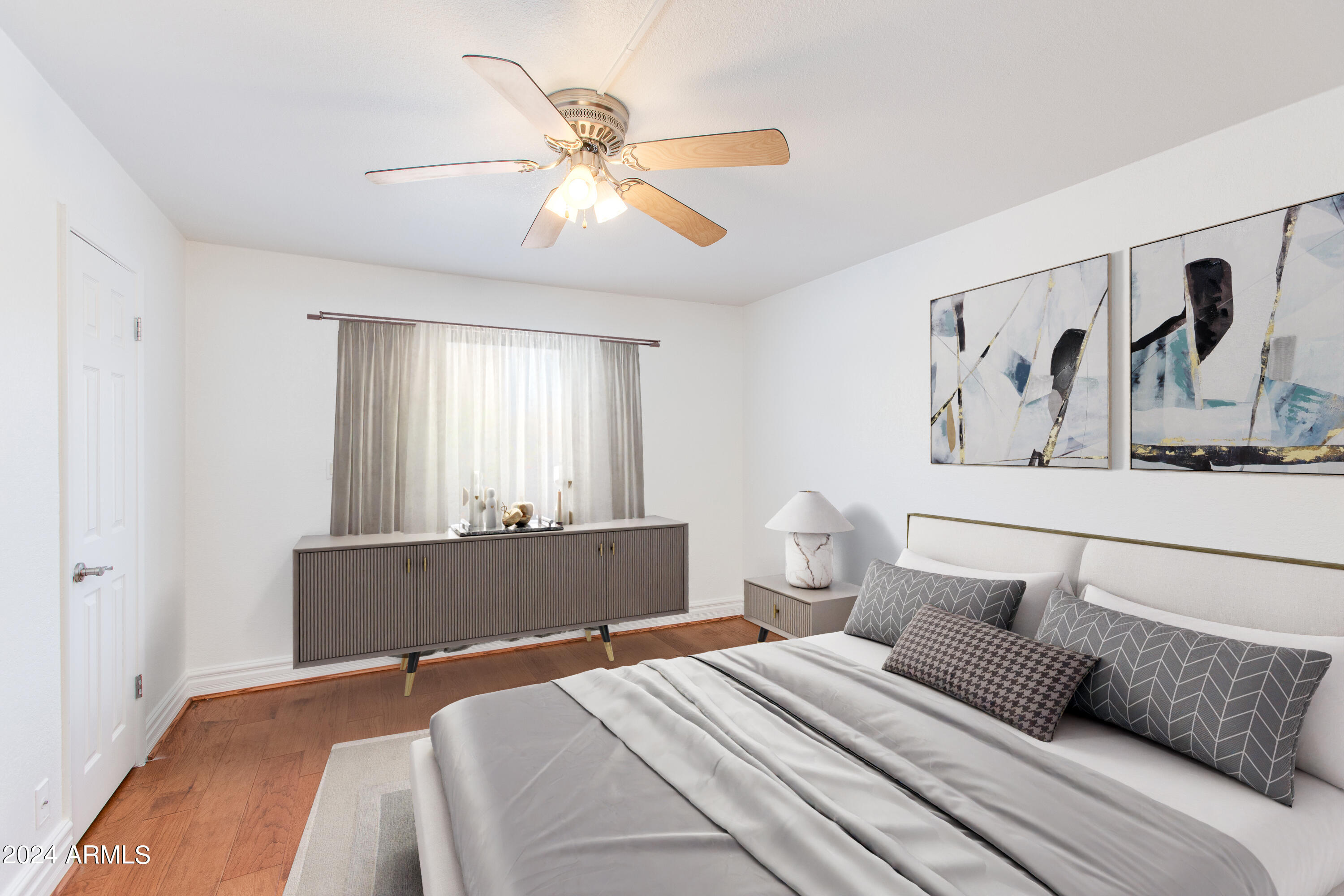 3825 E CAMELBACK Road, 132