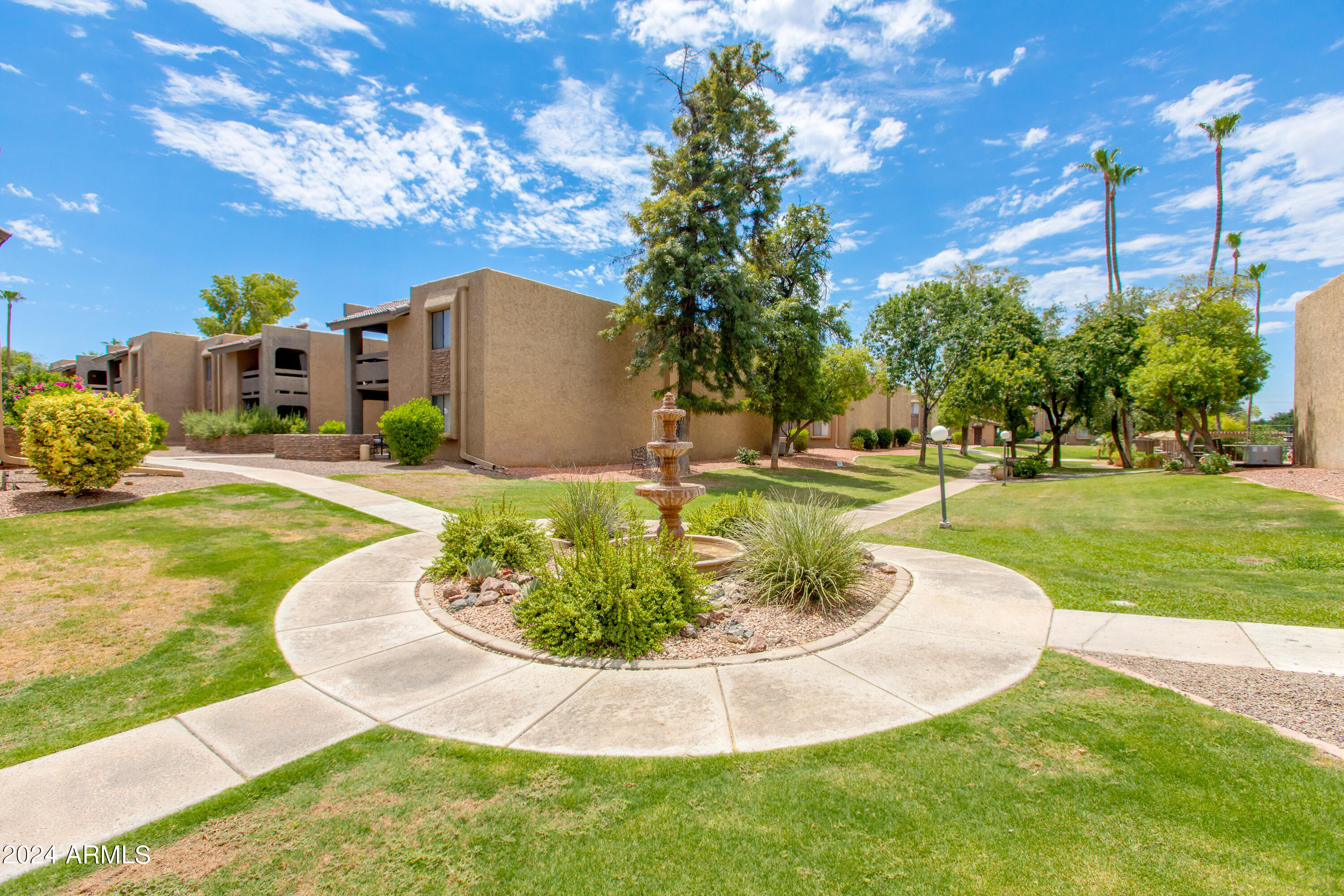 3825 E CAMELBACK Road, 132