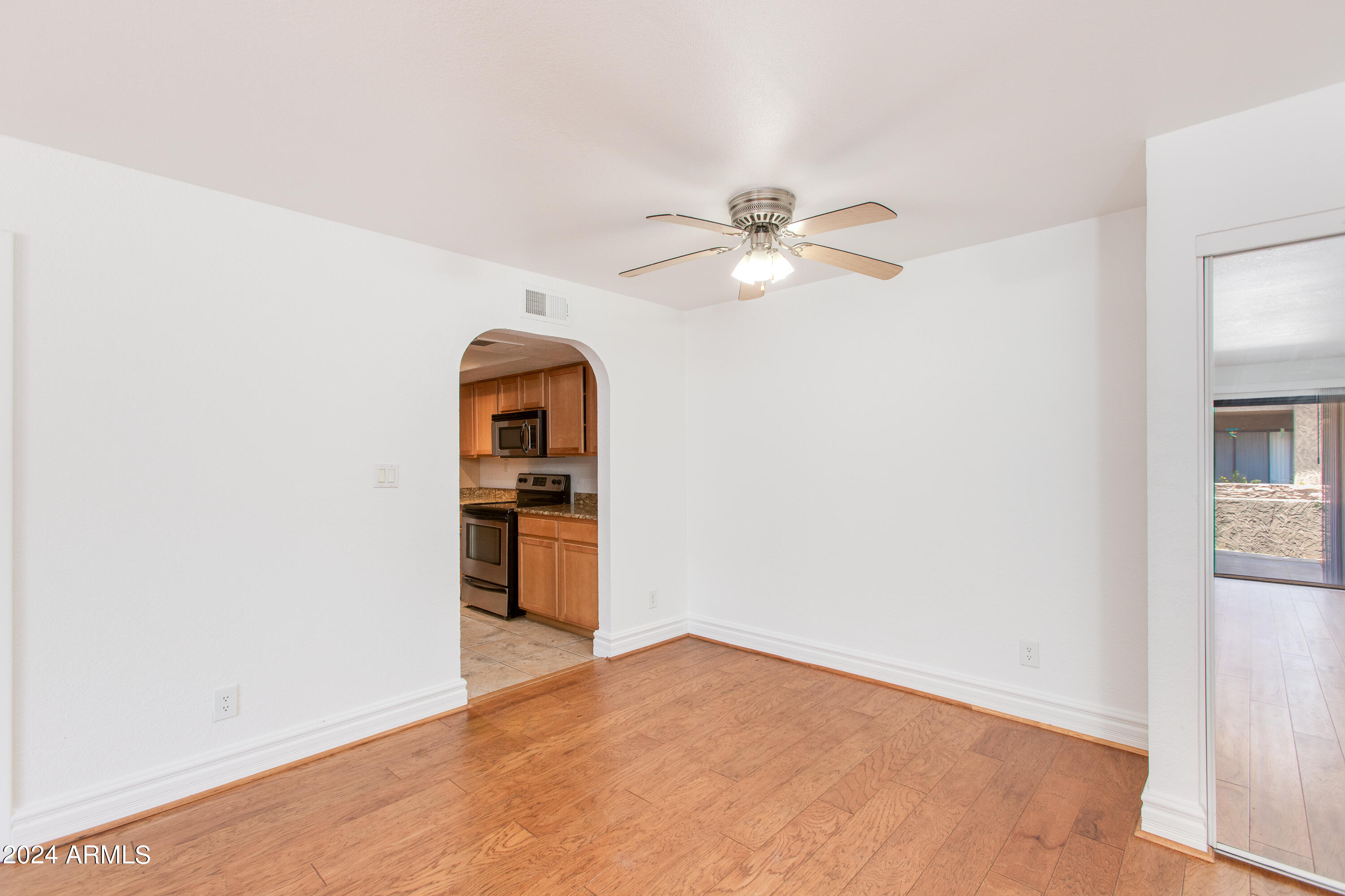 3825 E CAMELBACK Road, 132