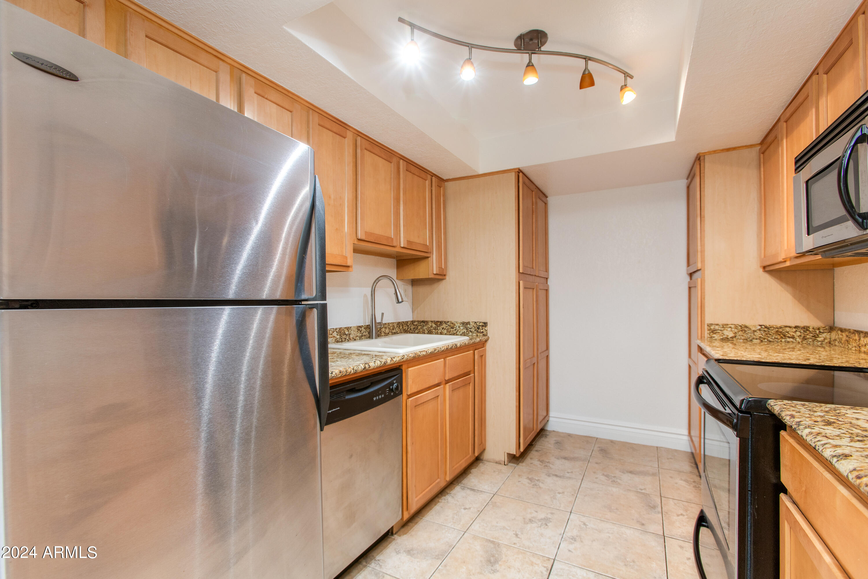 3825 E CAMELBACK Road, 132